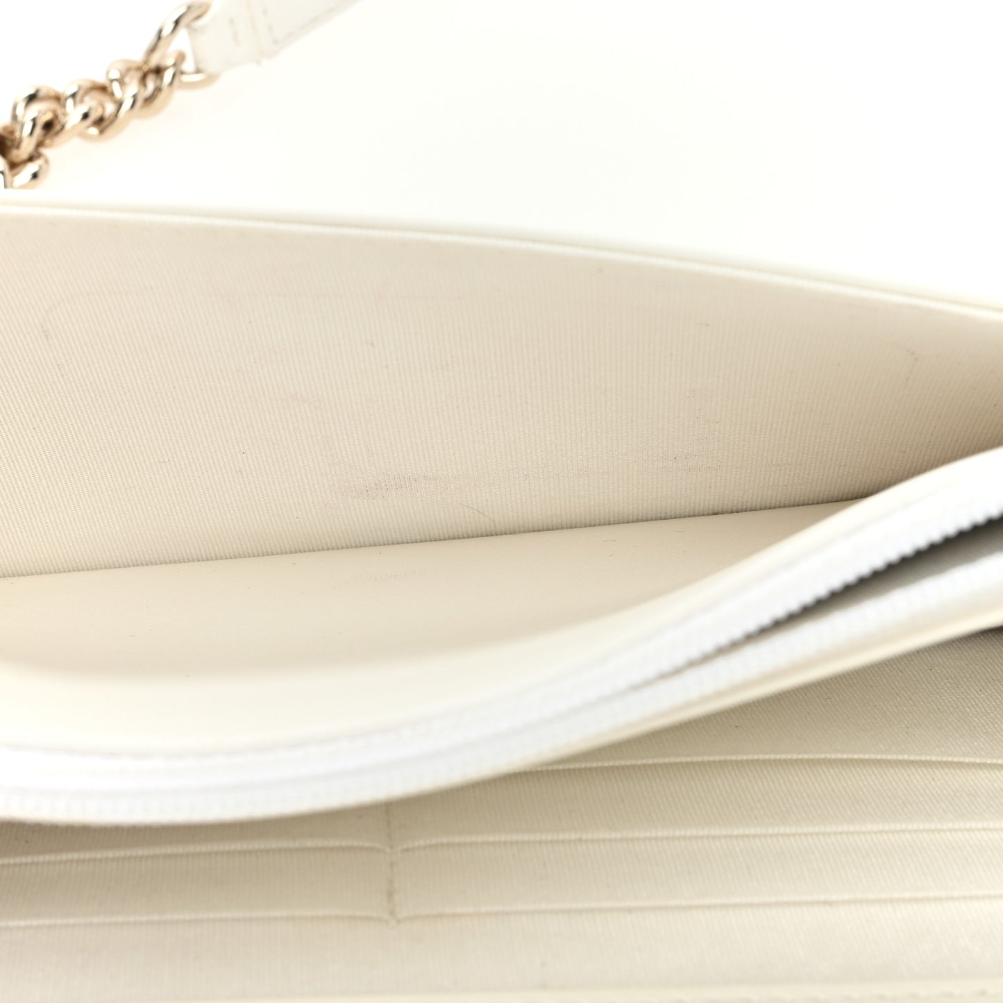 Caviar Quilted Boy Wallet On Chain WOC White