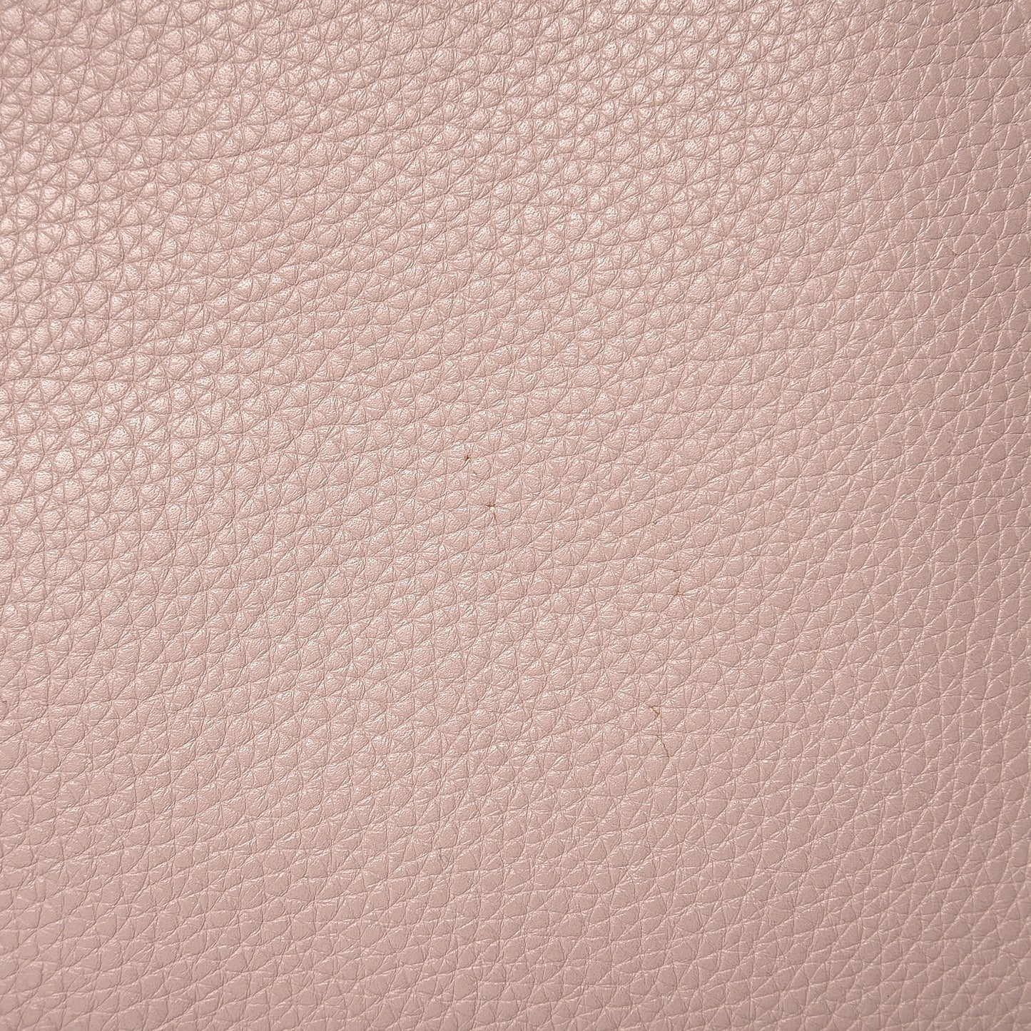 Pebbled Calfskin Large Rockstud Zip Pouch Poudre