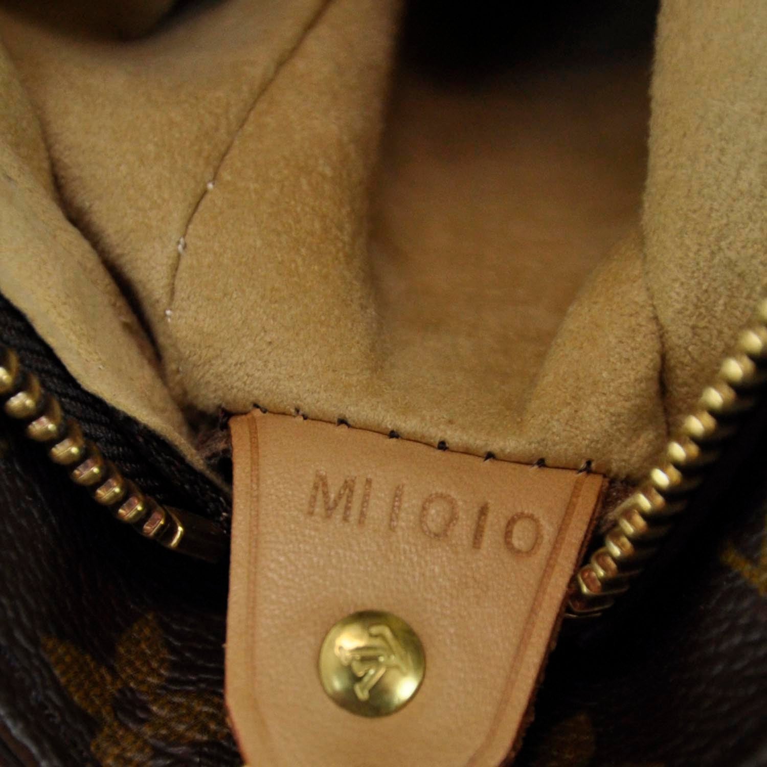 Louis Vuitton Monogram Looping GM 8 of 8