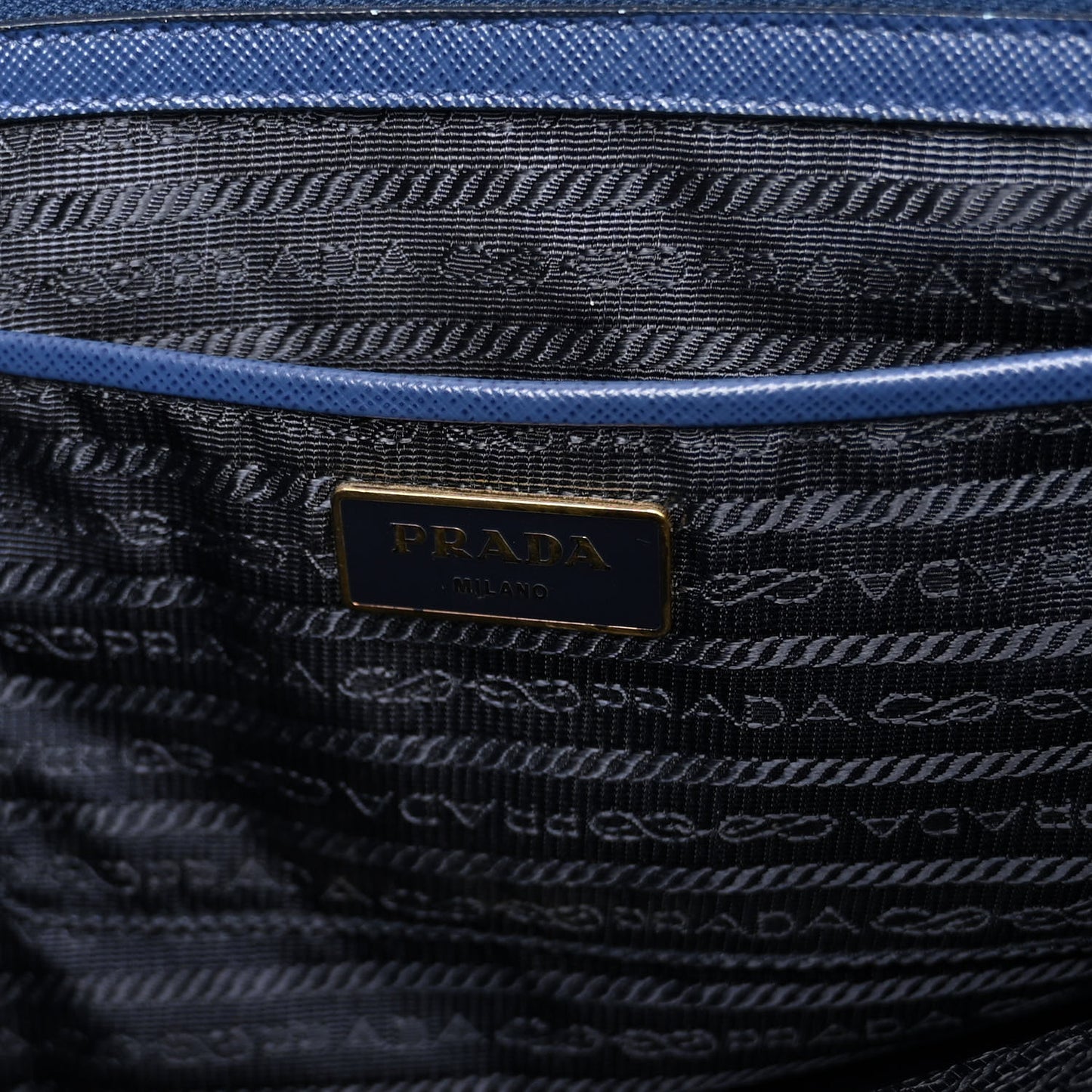 Saffiano Large Galleria Double Zip Tote Bluette