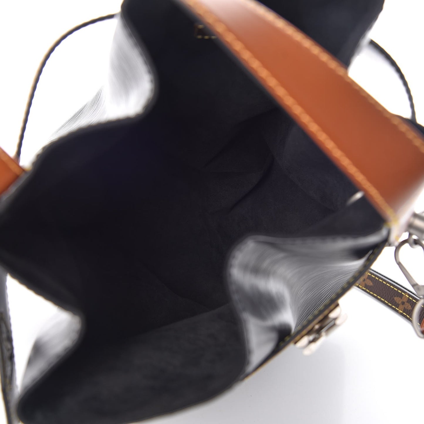 Epi Twist Bucket Black