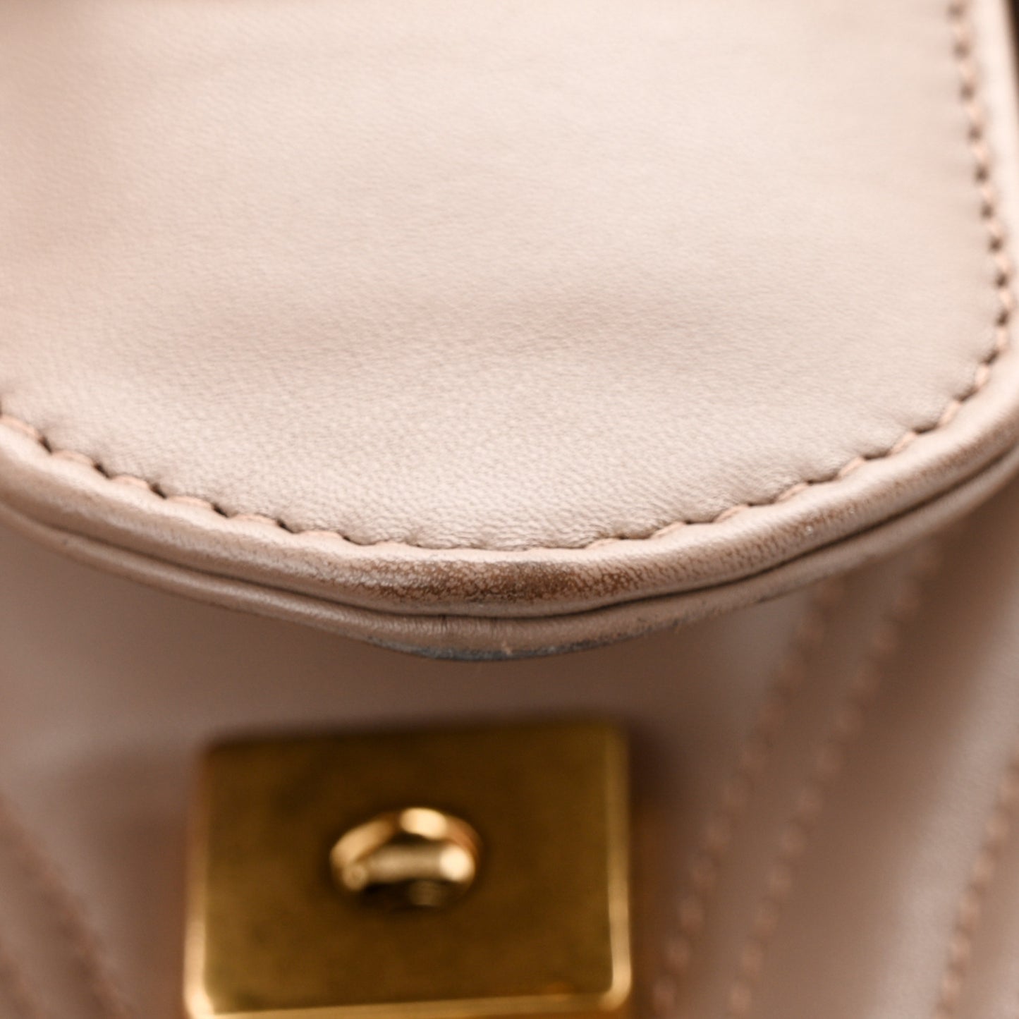 Calfskin Matelasse Medium GG Marmont Shoulder Bag Porcelain Rose