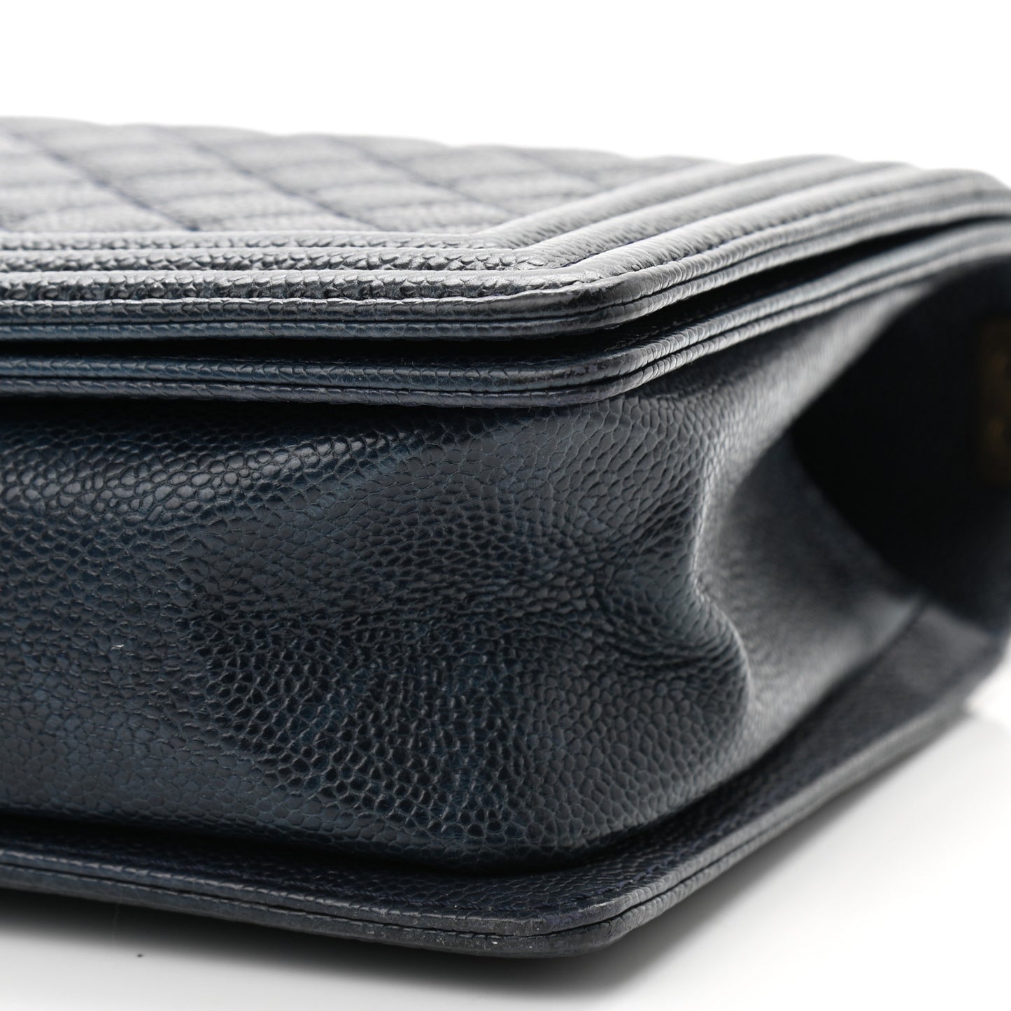 Pearly Caviar Quilted New Medium Boy Flap Navy