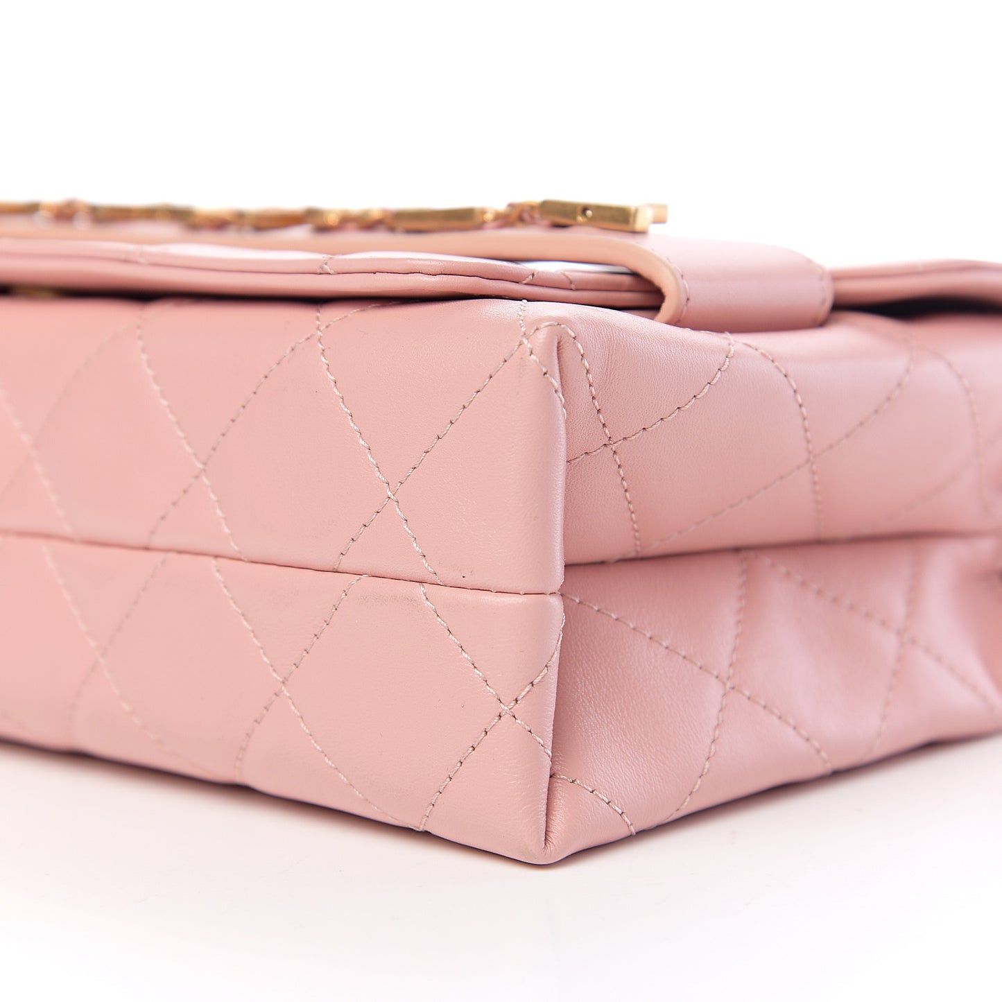 Calfskin Quilted Enchained Flap Light Pink