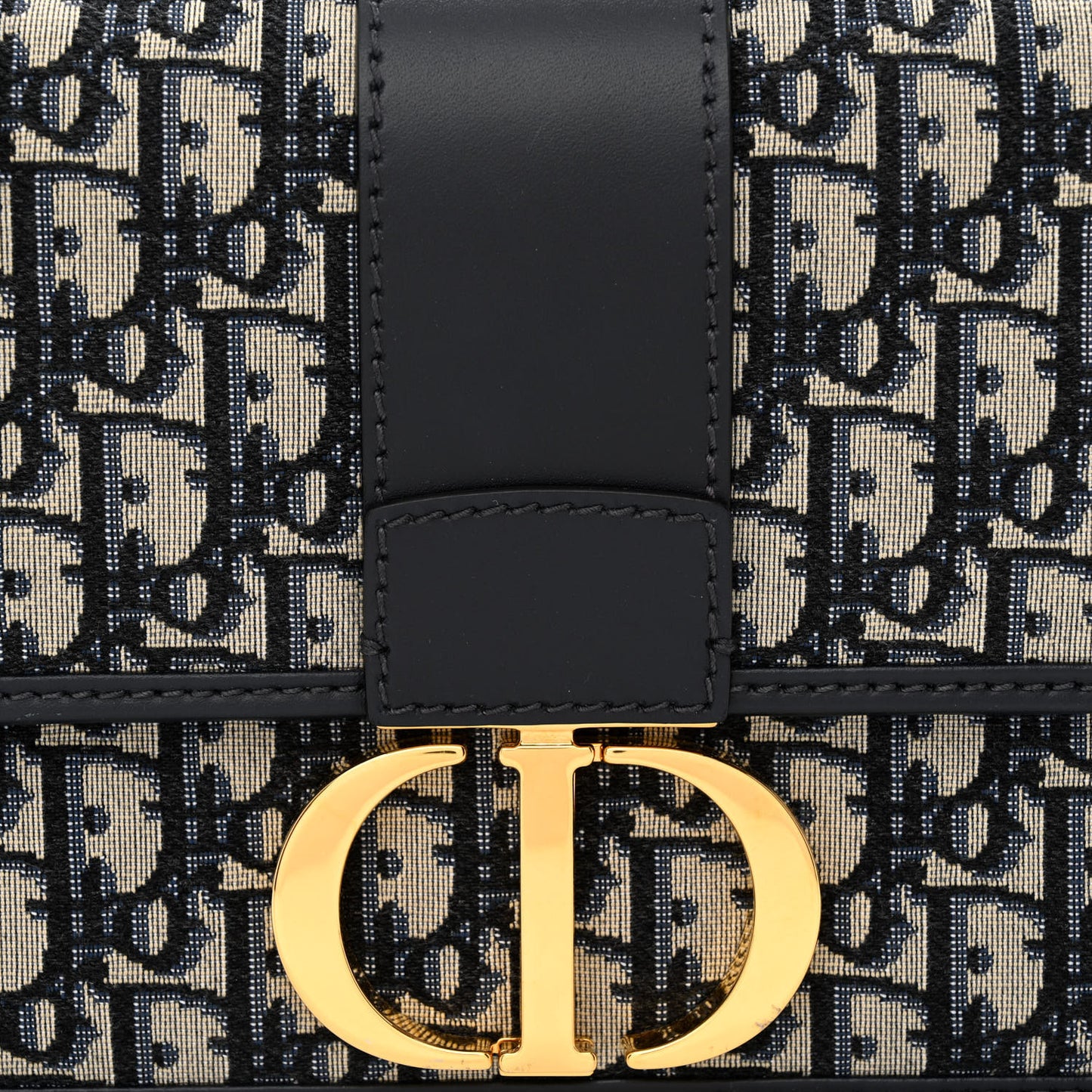 Oblique 30 Montaigne Flap Bag Blue