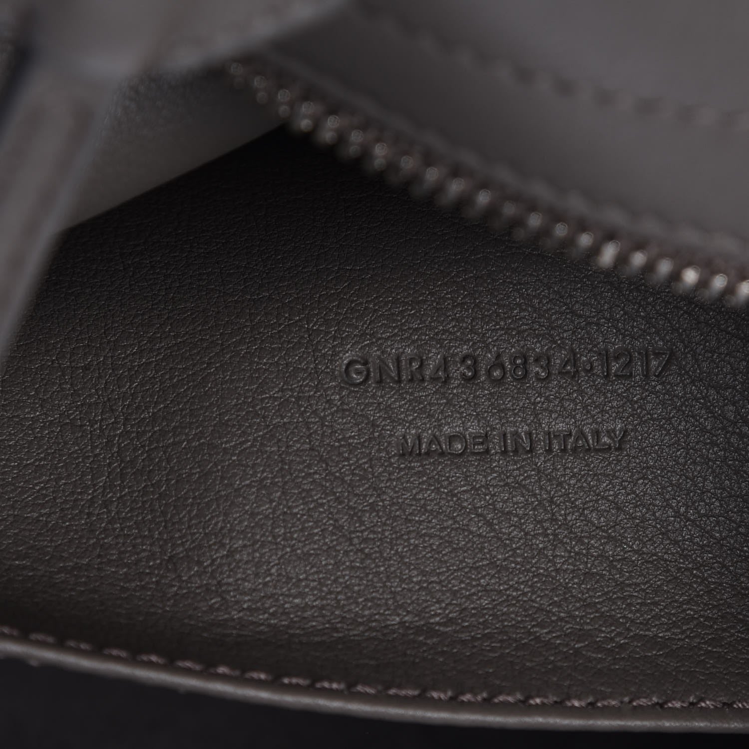 Saint Laurent Smooth Calfskin Crocodile Embossed Baby Monogram Downtown Cabas Earth 8 of 8