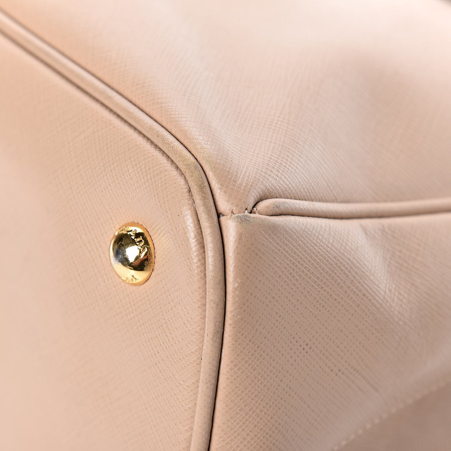 Saffiano Lux Small Tote Sabbia