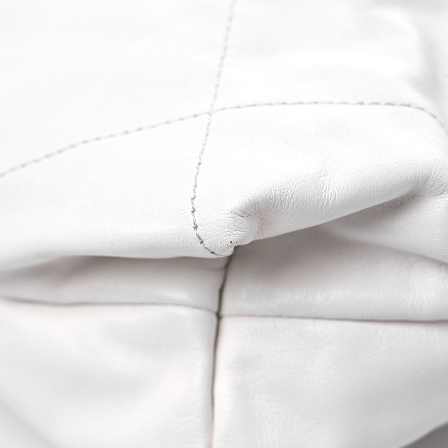 Shiny Calfskin Quilted Large Chanel 22 White