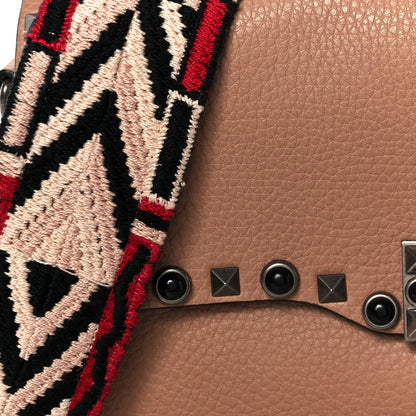 Valentino Garavani Grained Calfskin Onyx Medium Guitar Strap Rockstud Rolling Flap Saddle Bag Soft Noisette 9 of 11