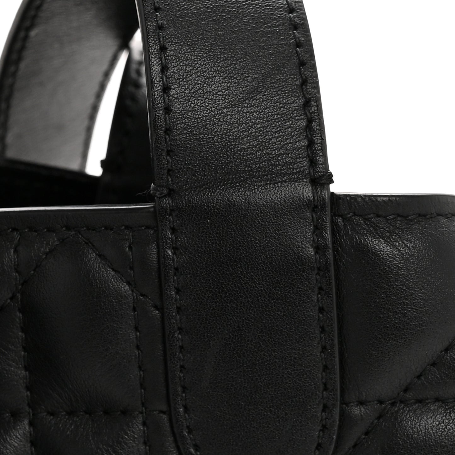 Calfskin Macrocannage Medium Toujours Black