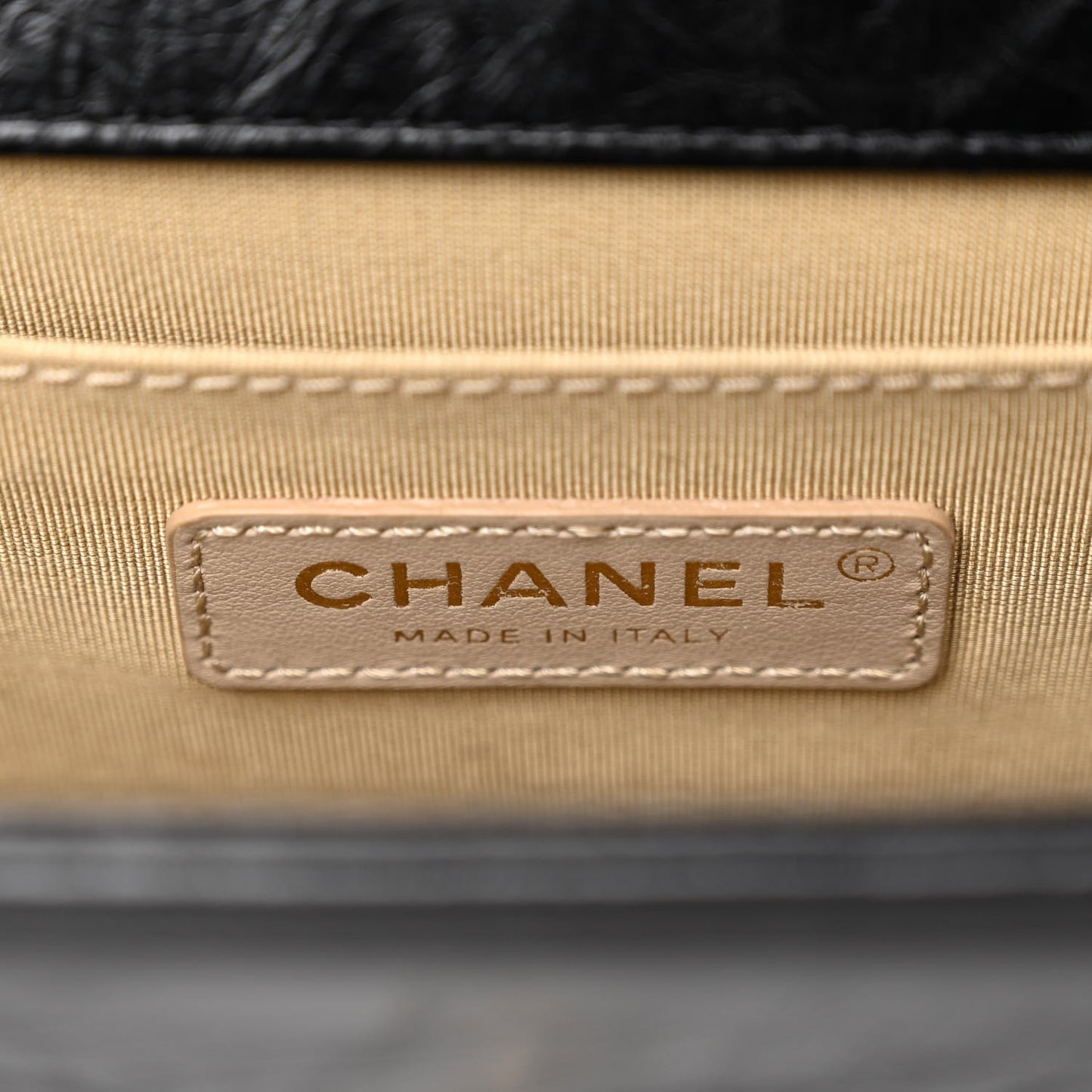 Crumpled Calfskin Chevron Chain Medium Boy Flap Black