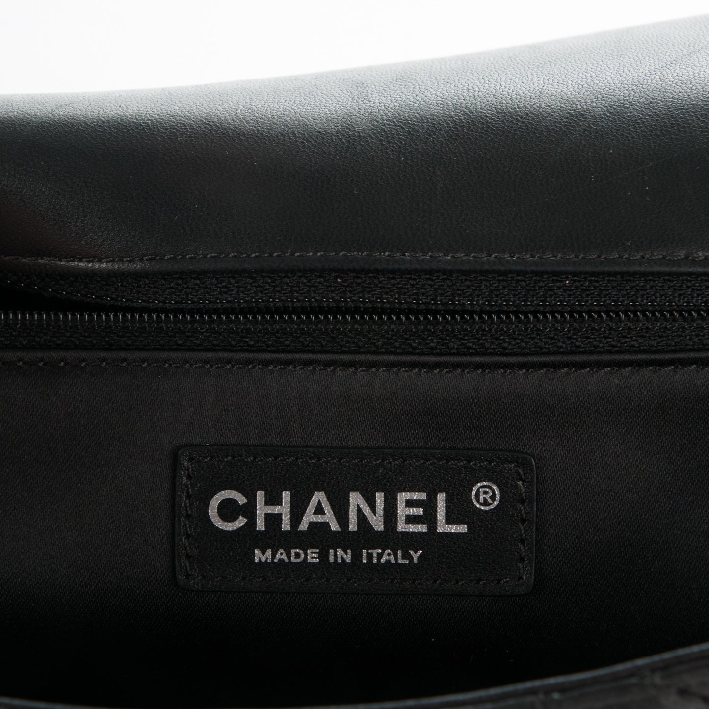 Lambskin Quilted Medium Easy Carry Flap Black