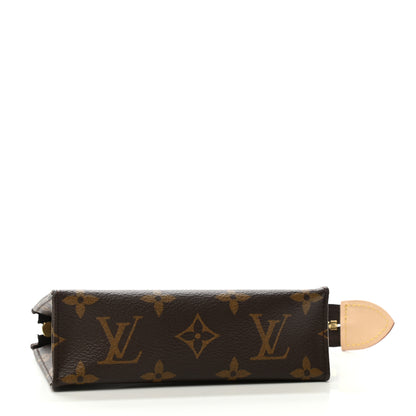 Louis Vuitton Monogram Toiletry Pouch 15 4 of 7