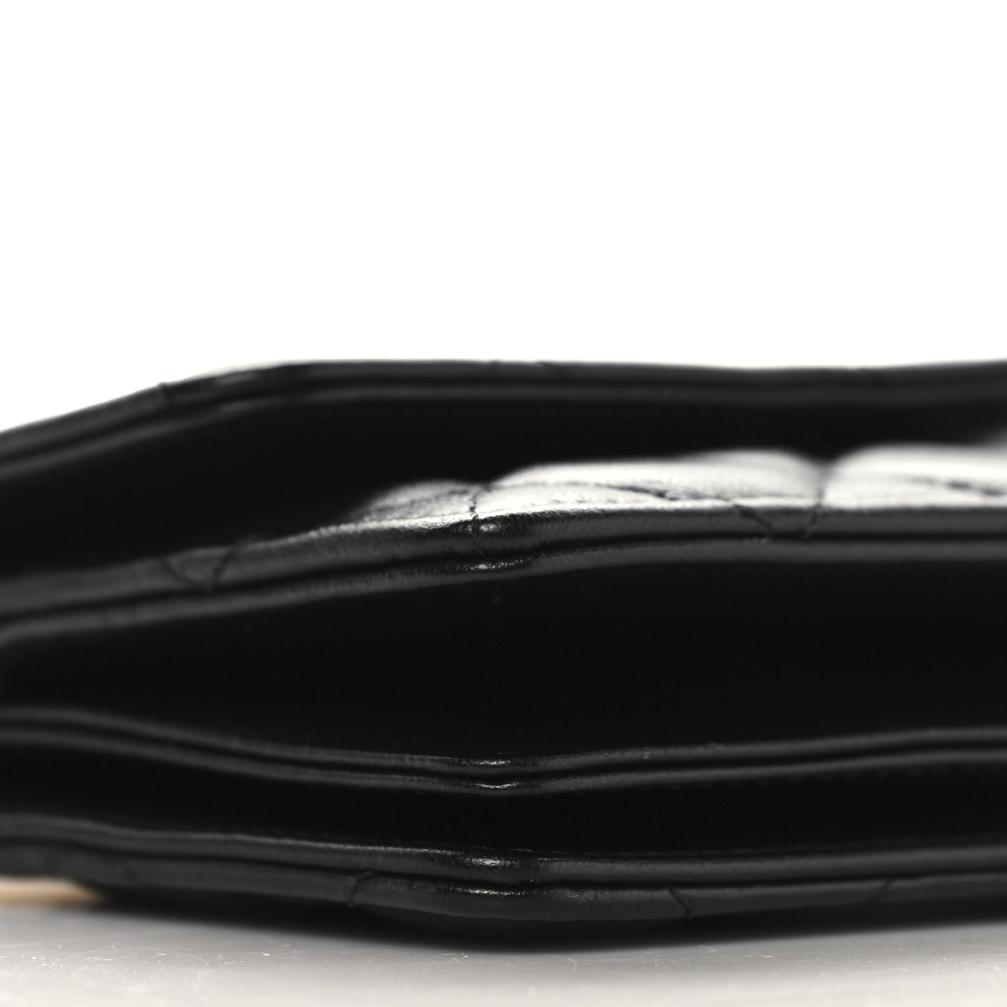 Lambskin Quilted Pearl Crown Clutch With Chain Black