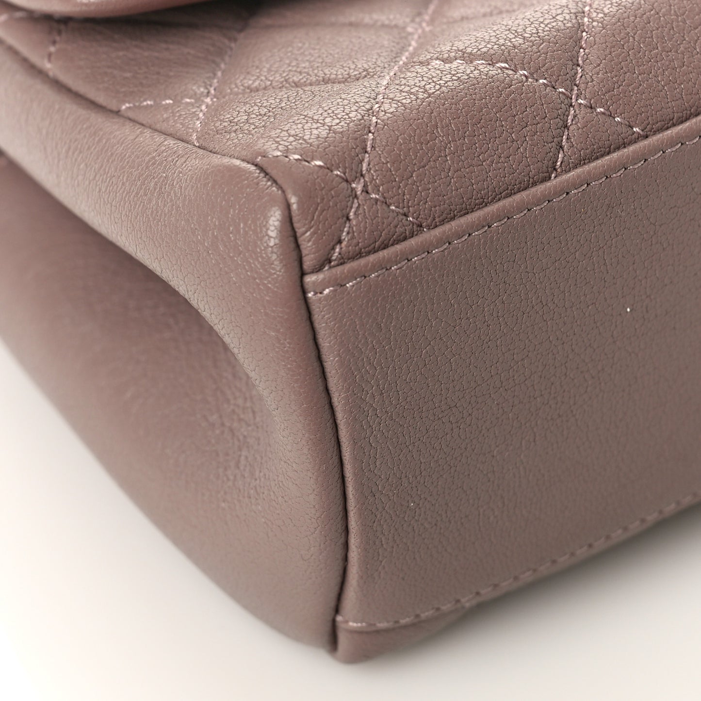 Shiny Sheepskin Quilted Mini Trapezio Flap Pink
