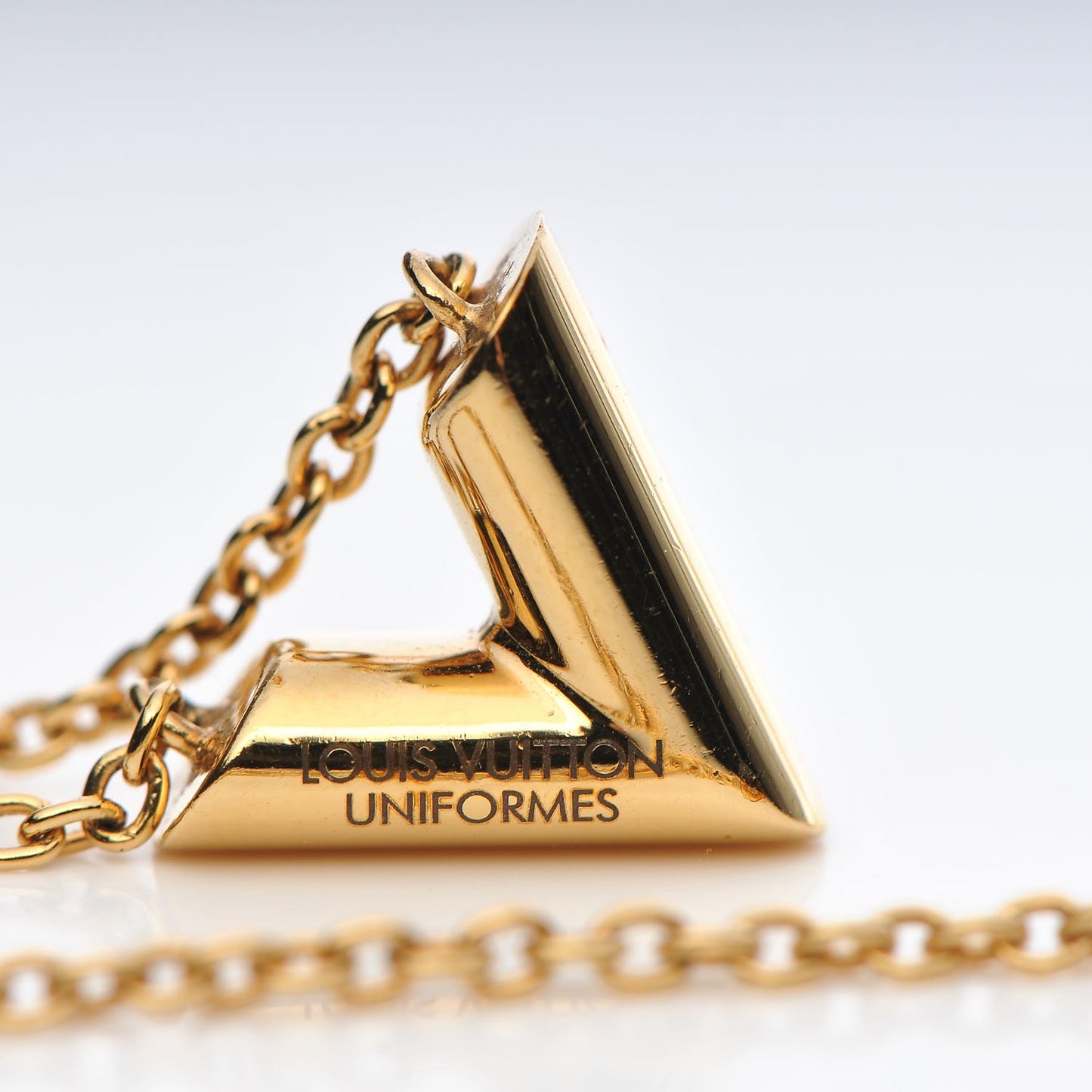 Essential V Necklace Gold