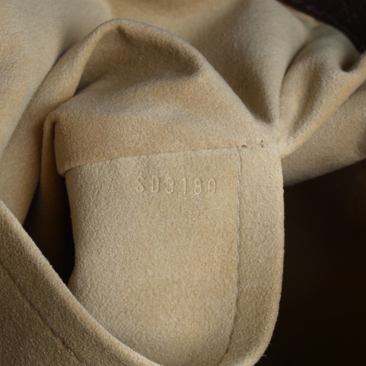 Louis Vuitton Monogram Artsy MM 7 of 7