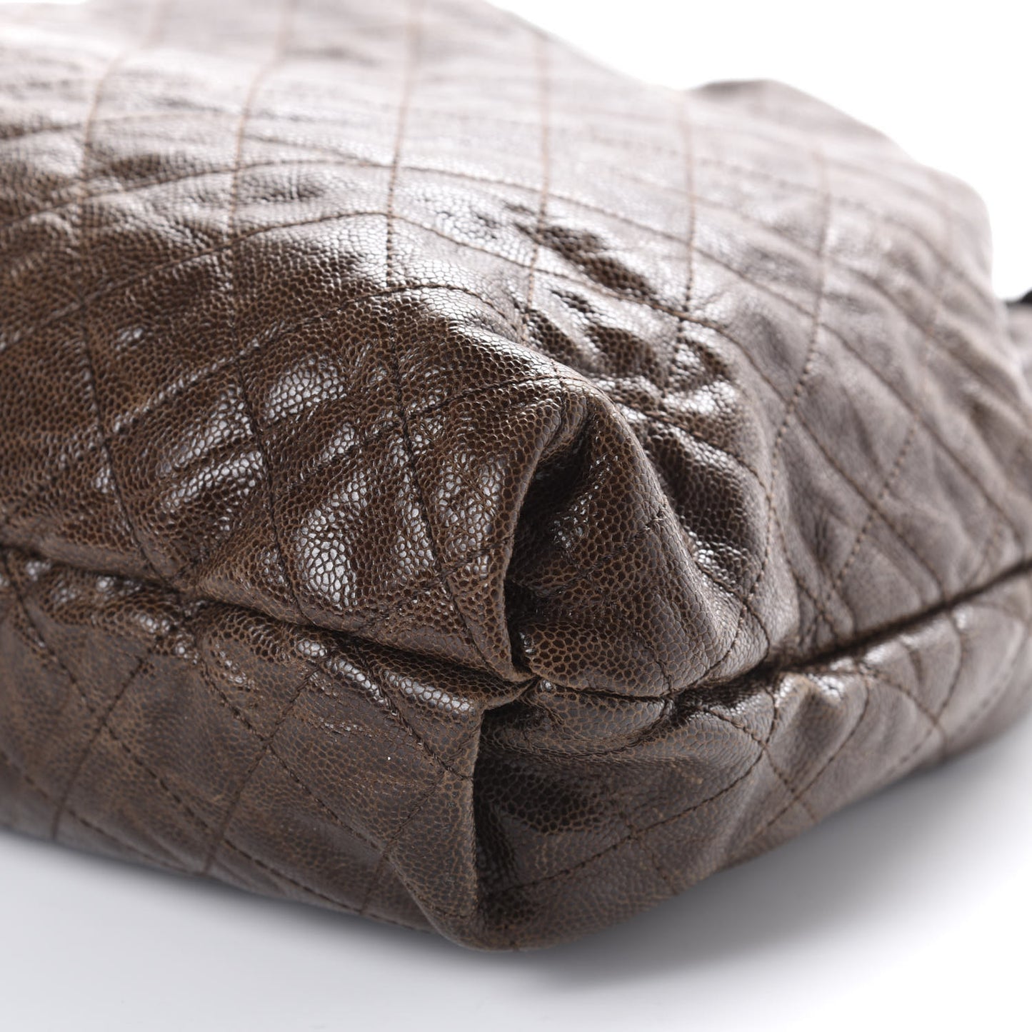 Distressed Glazed Caviar Quilted Large Elastic Tote Brown