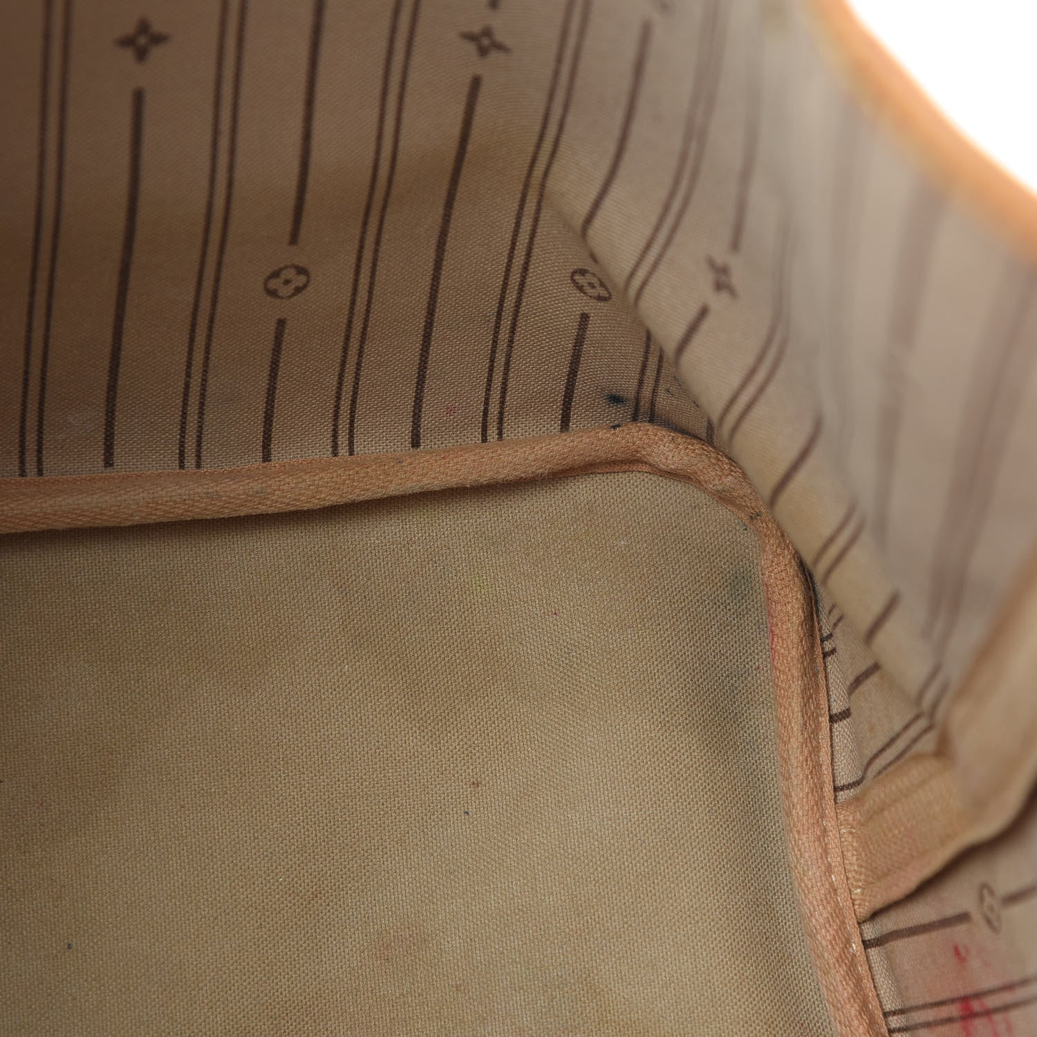 Louis Vuitton Monogram Neverfull MM 13 of 20