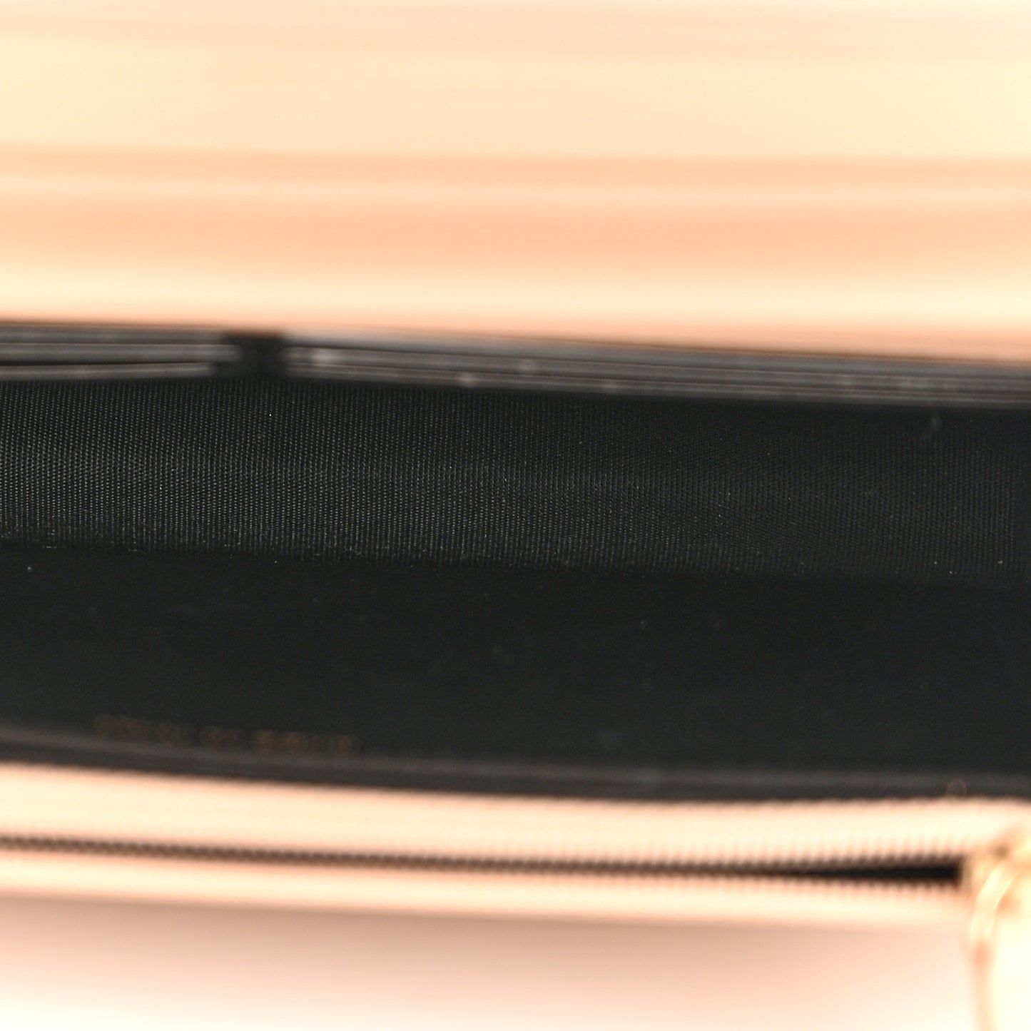Caviar Quilted CC Filigree Wallet On Chain WOC Beige Black