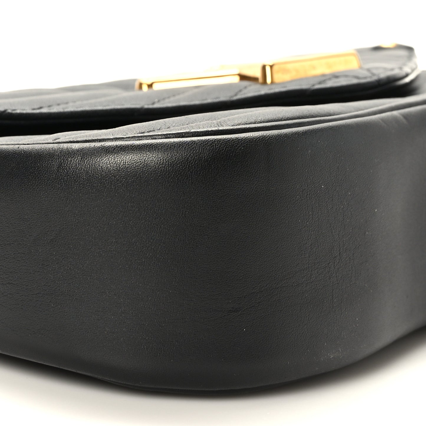 Calfskin New Wave Chain MM Black