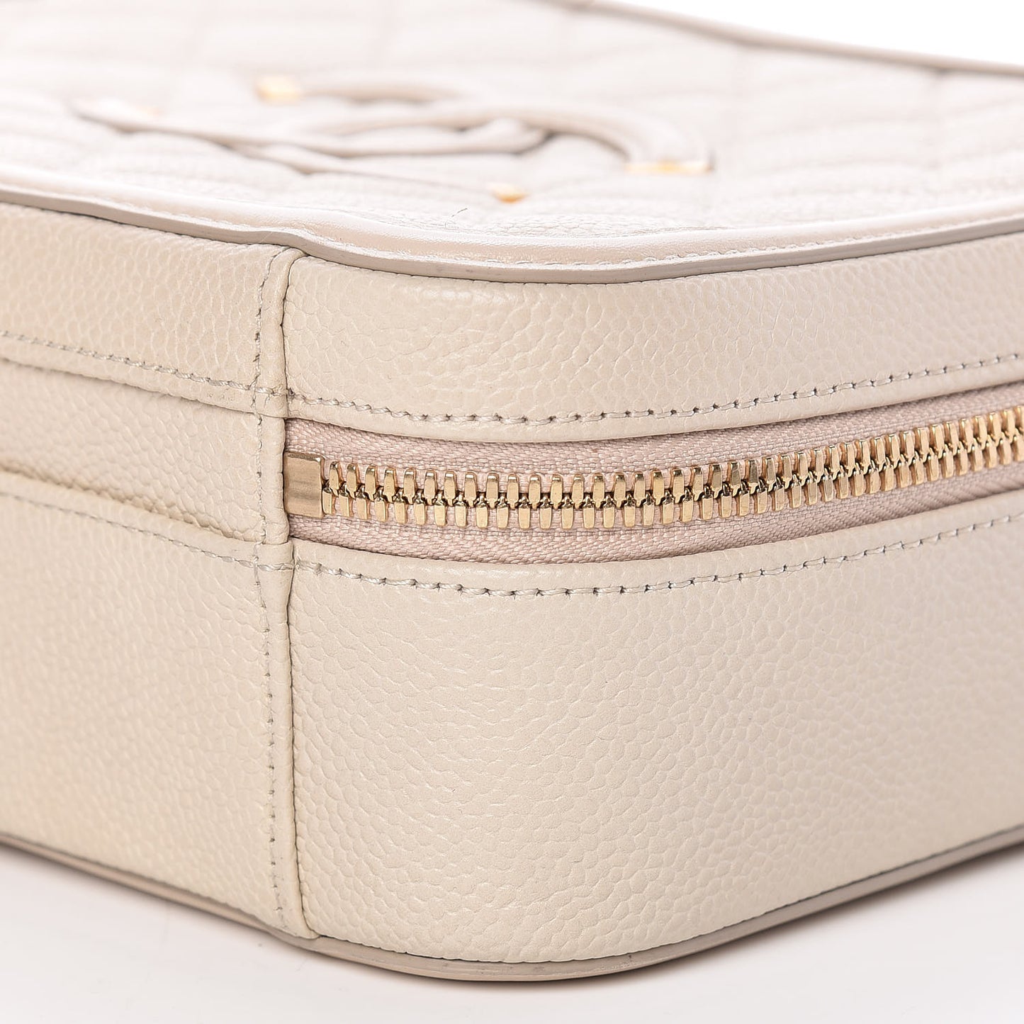 Caviar Quilted Medium CC Filigree Vanity Case Light Beige