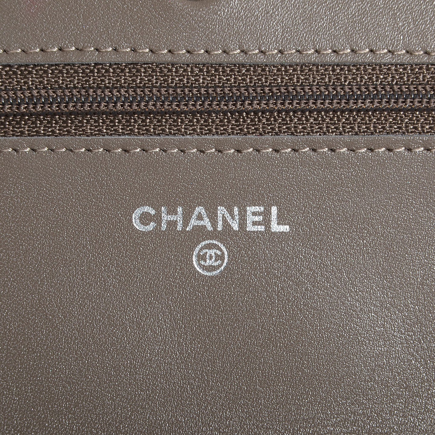 Patent Quilted Wallet On Chain WOC Grey