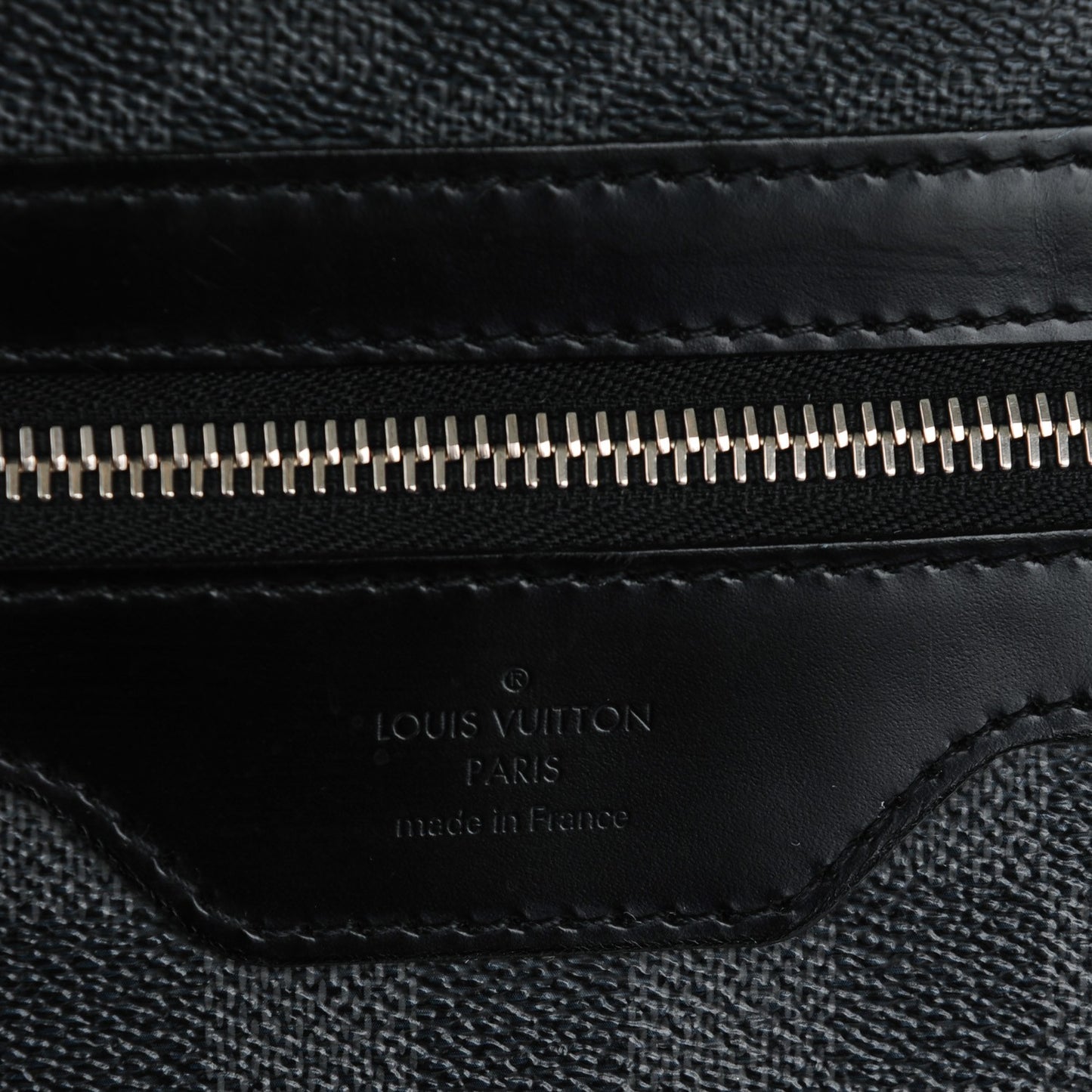 Damier Graphite District MM