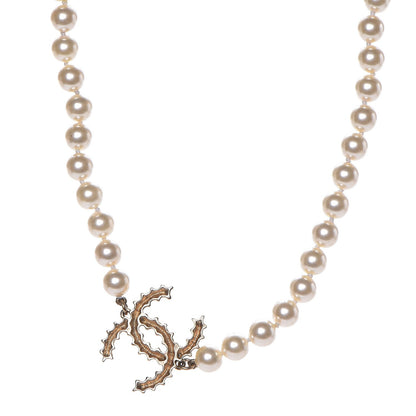 Chanel Pearl CC Short Necklace Gold 1 of 6