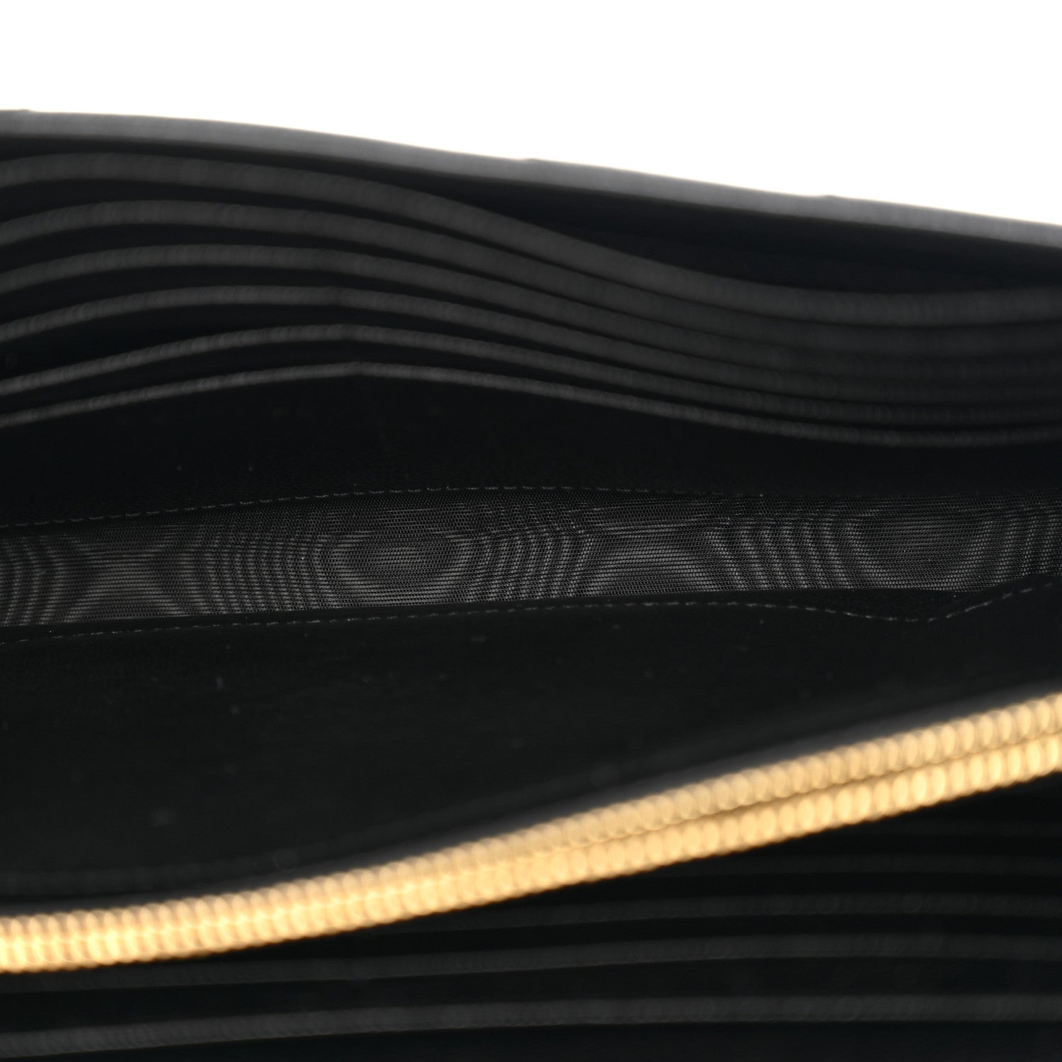 Saint Laurent Grain De Poudre Matelasse Chevron Monogram Chain Wallet Black 5 of 11