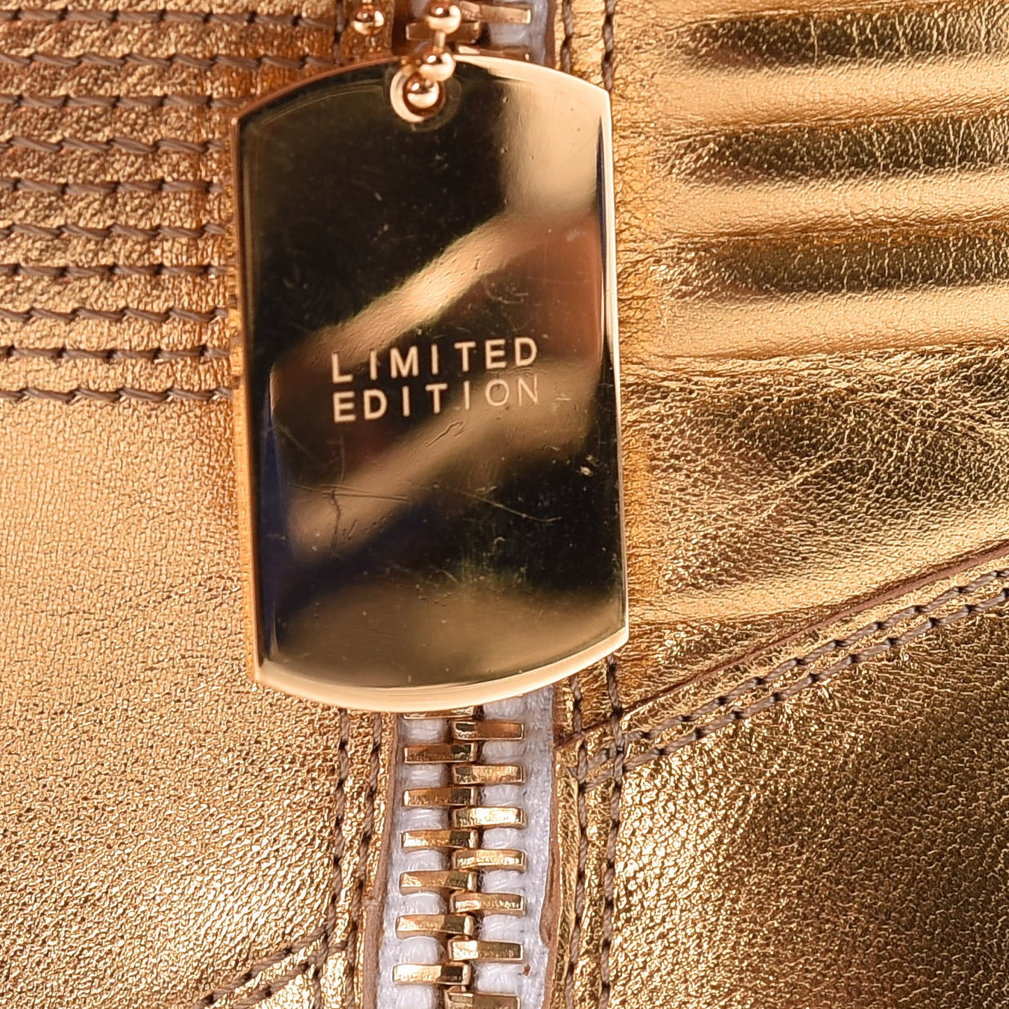 Metallic Nappa Silk Mens Dog Tag High Top Sneakers 7.5 Oro