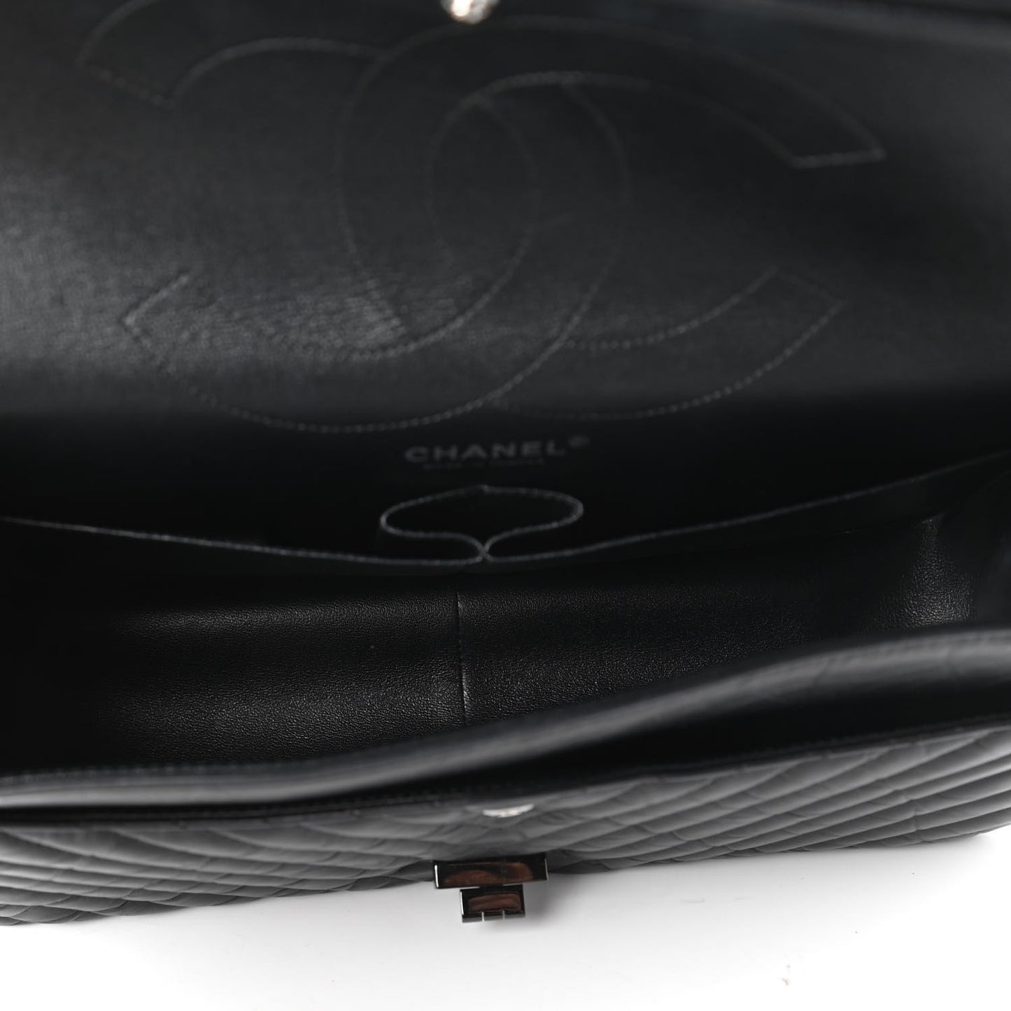 Aged Calfskin Chevron Quilted 2.55 Reissue 226 So Black