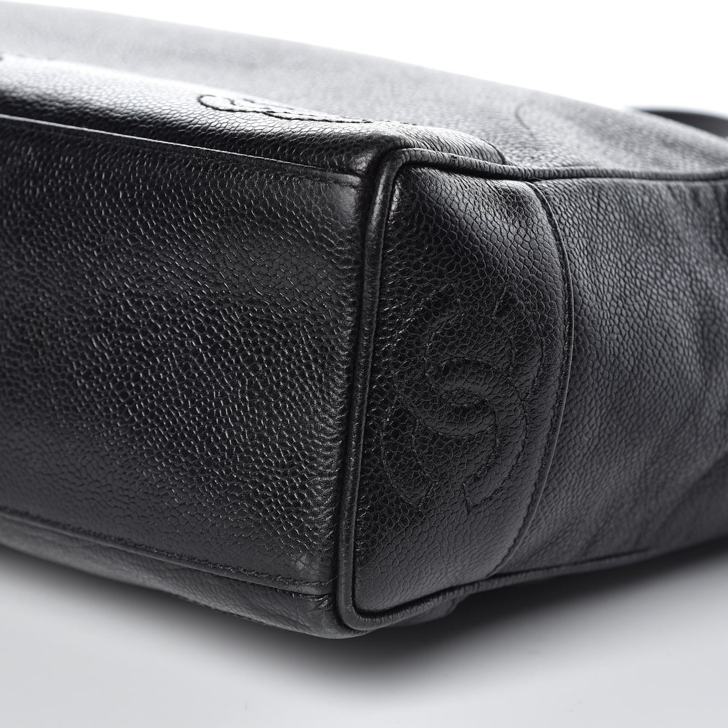 Caviar CC Shoulder Bag Black