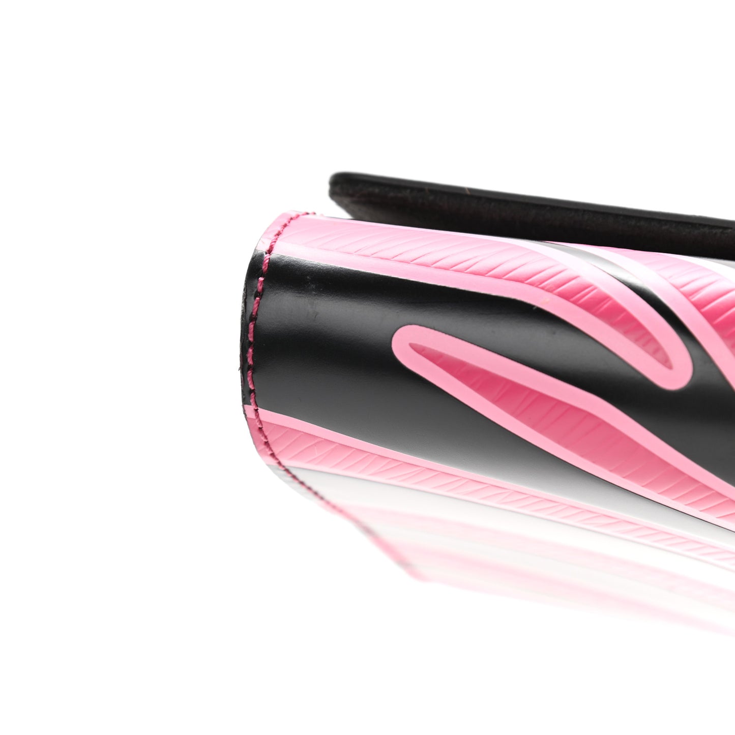 Calfskin Embossed Chain Louise MM Fuchsia Black