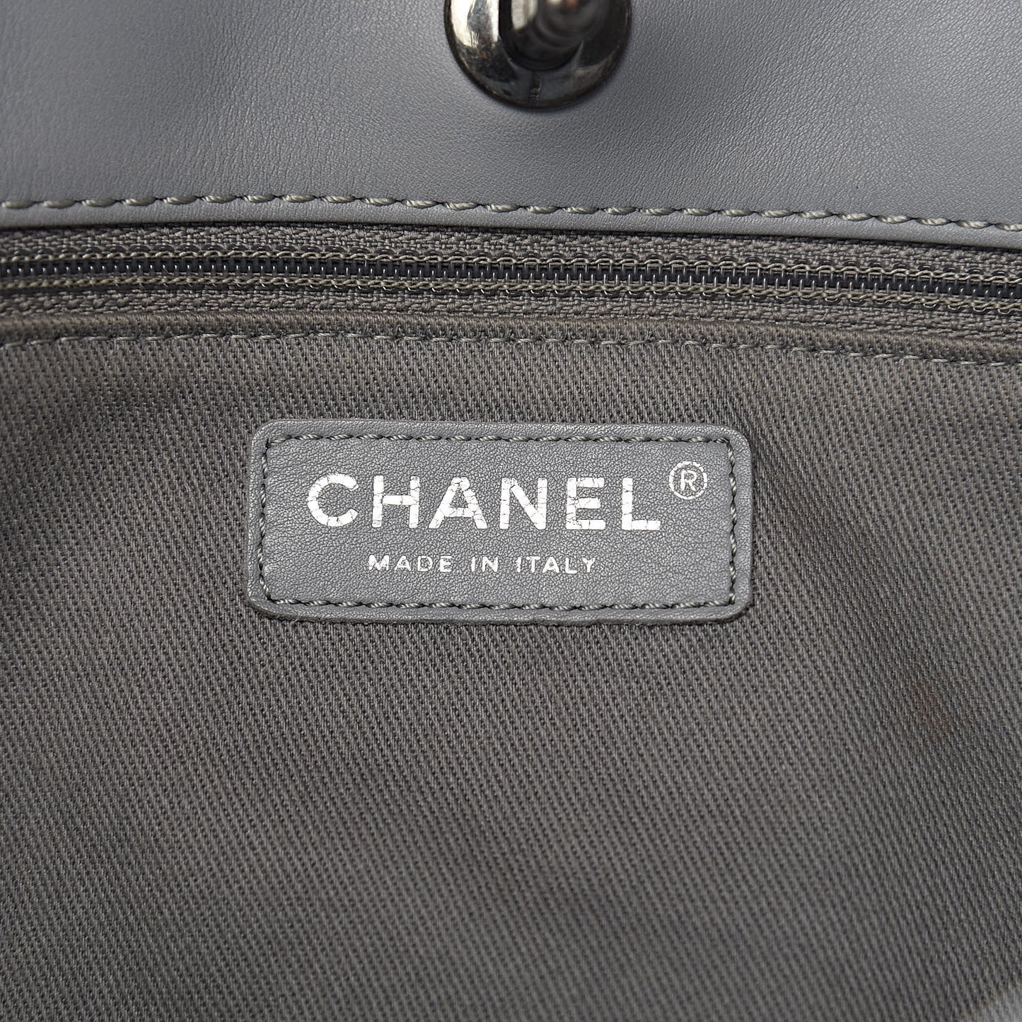 Calfskin Quilted Large Shopping In Chains Tote Light Grey