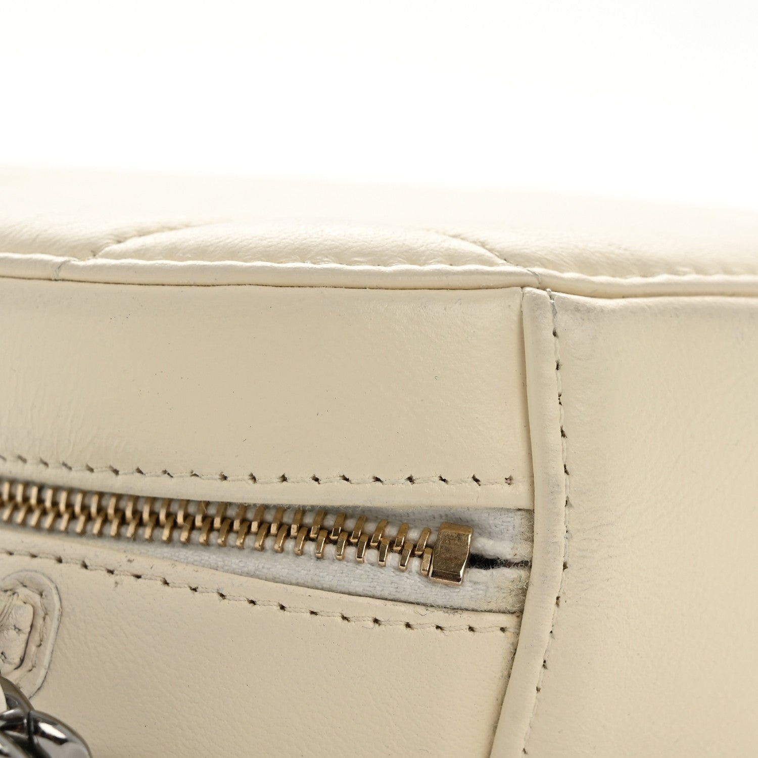 Chanel Lambskin Quilted Chanel 19 Round Clutch With Chain White 14 of 14