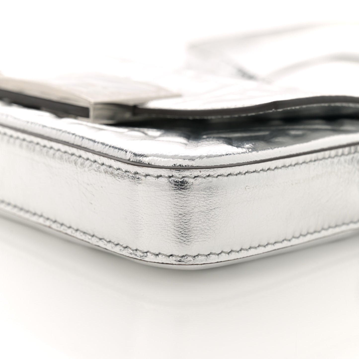 Vitello Catalan Mirror FF 1974 Embossed Phone Baguette Argento