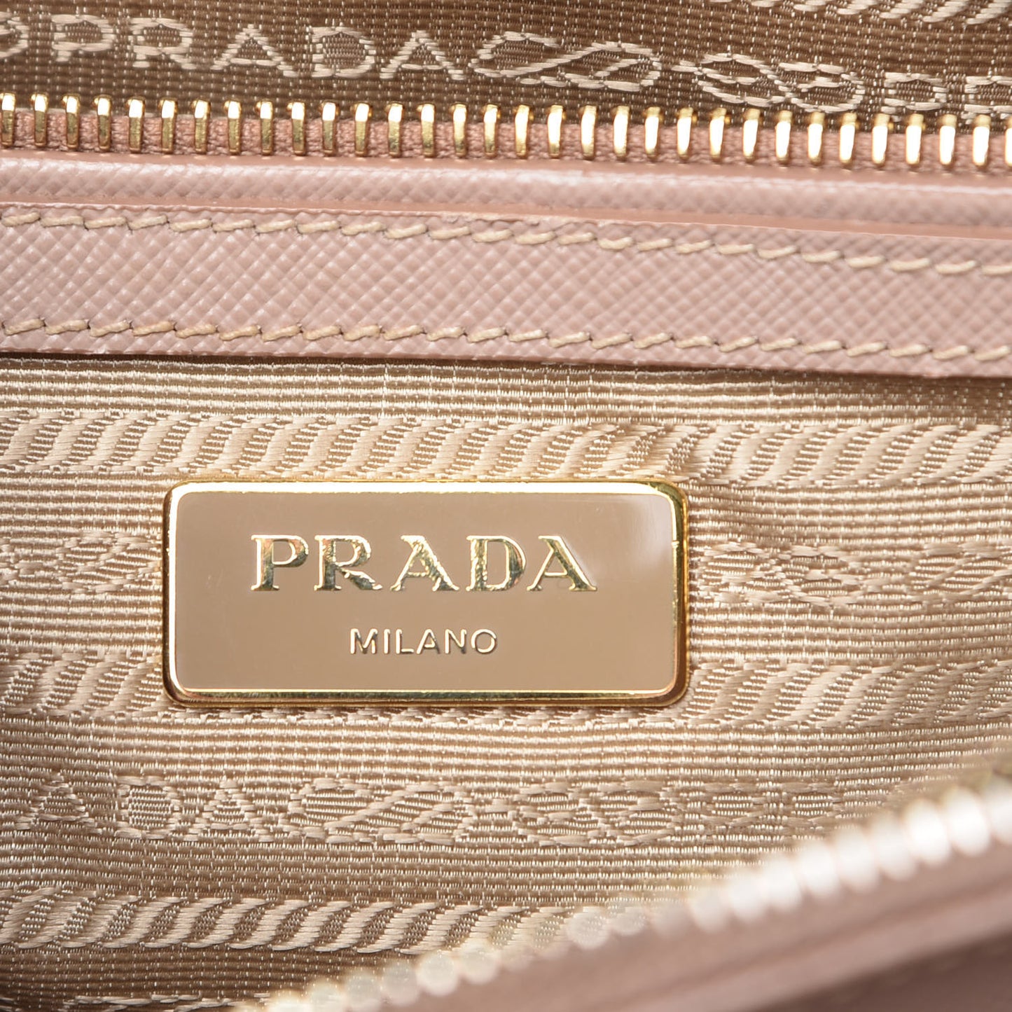 Saffiano Lux Medium Tote Cammeo