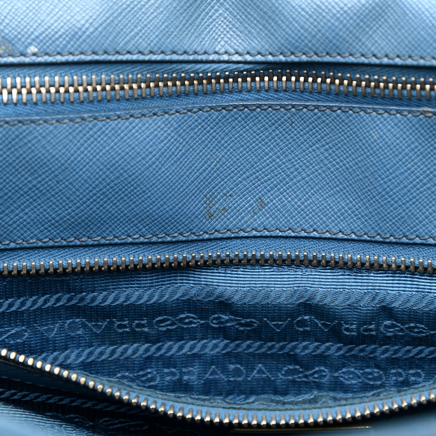 Saffiano Medium Galleria Double Zip Tote Cobalto