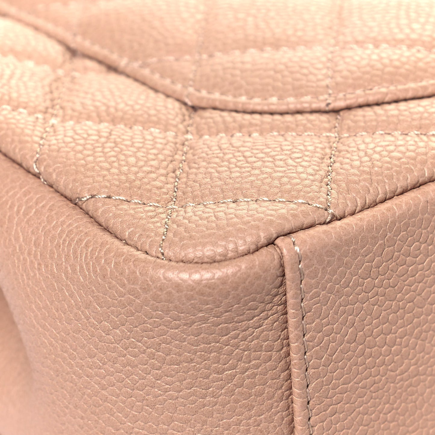 Caviar Quilted Medium CC Filigree Flap Beige Black