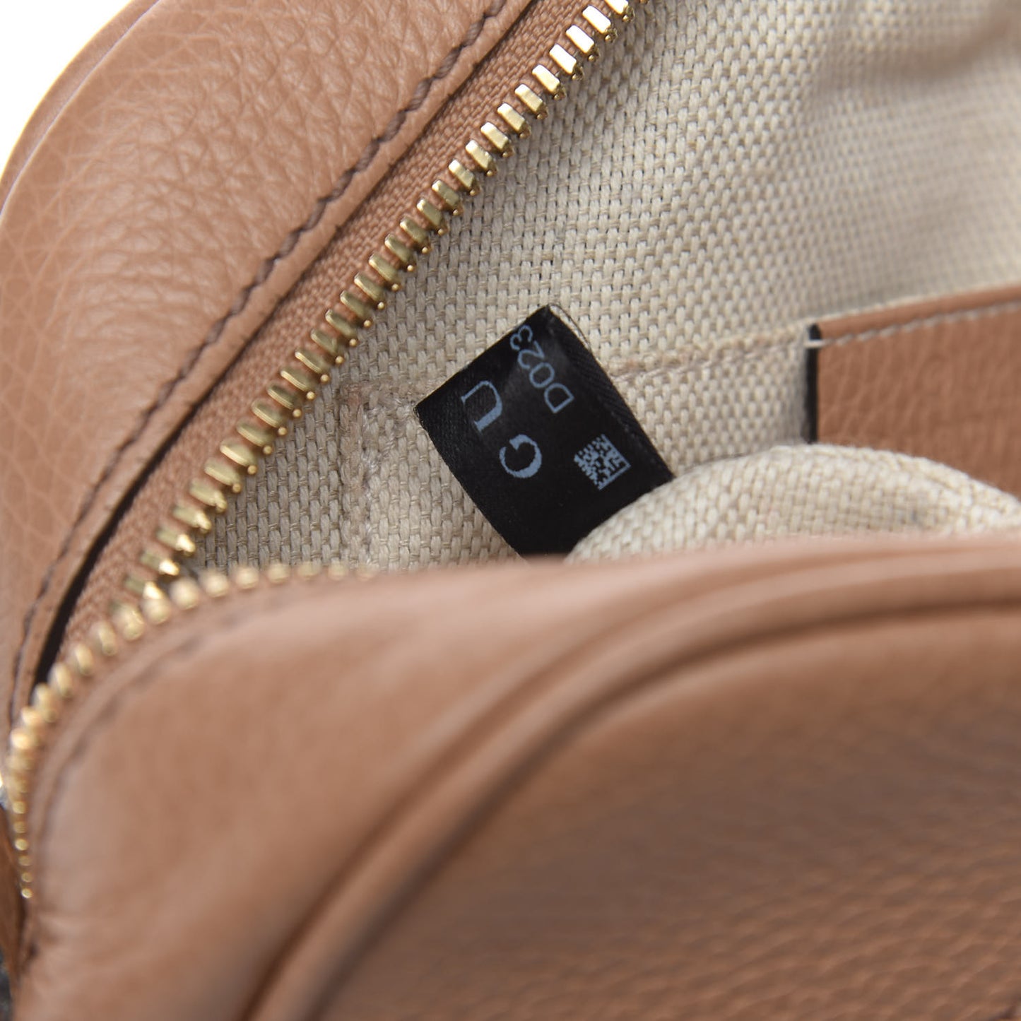 Pebbled Calfskin Small Soho Disco Bag Camelia