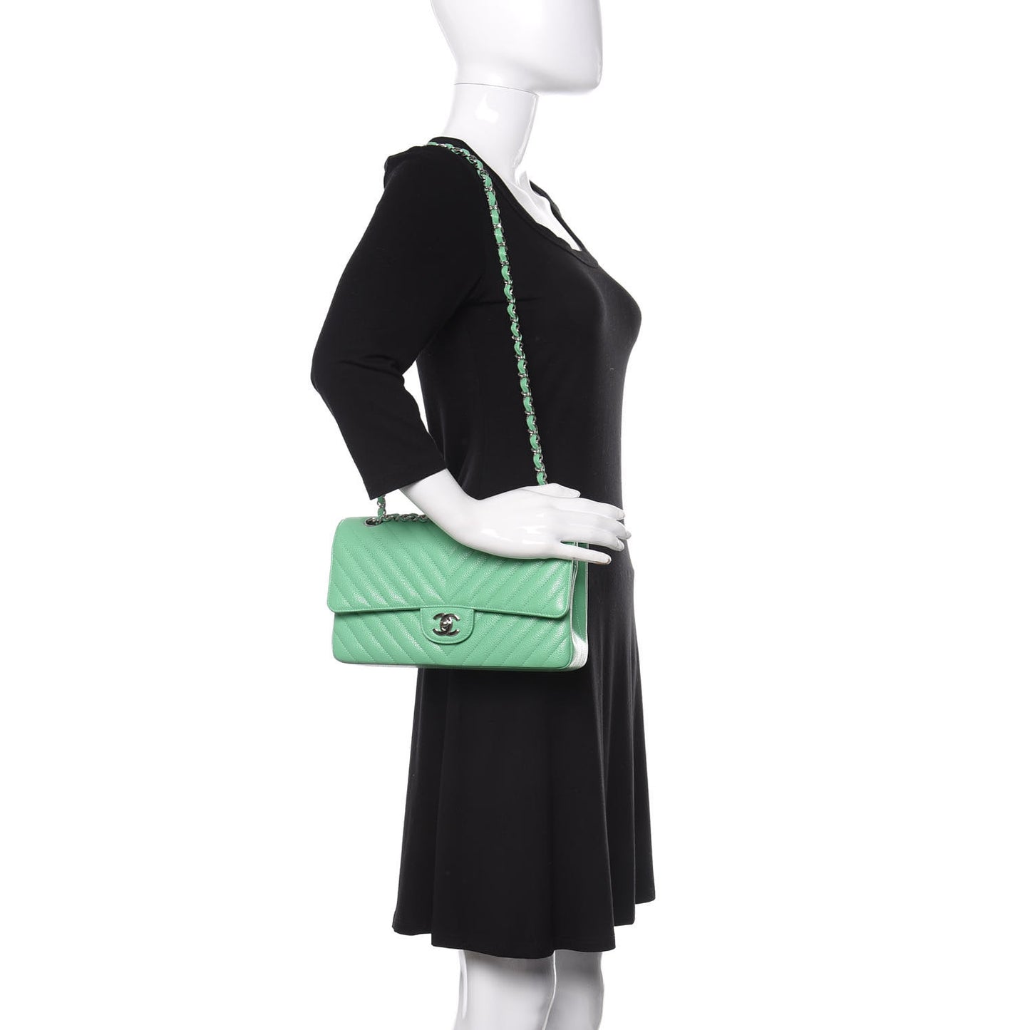 Caviar Chevron Quilted Medium Double Flap Green