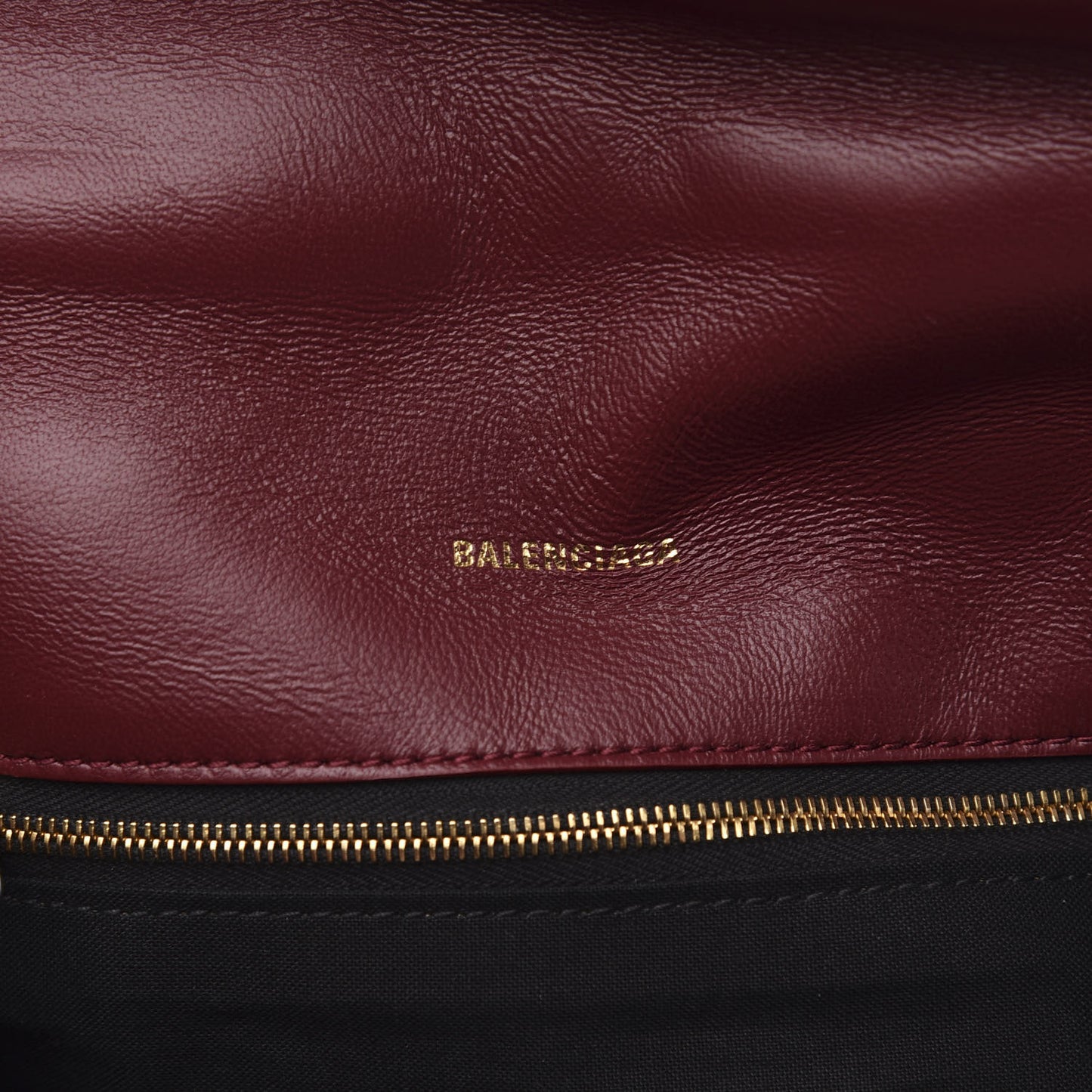 Nappa Calfskin Quilted Touch B Puffy Clutch Dark Red