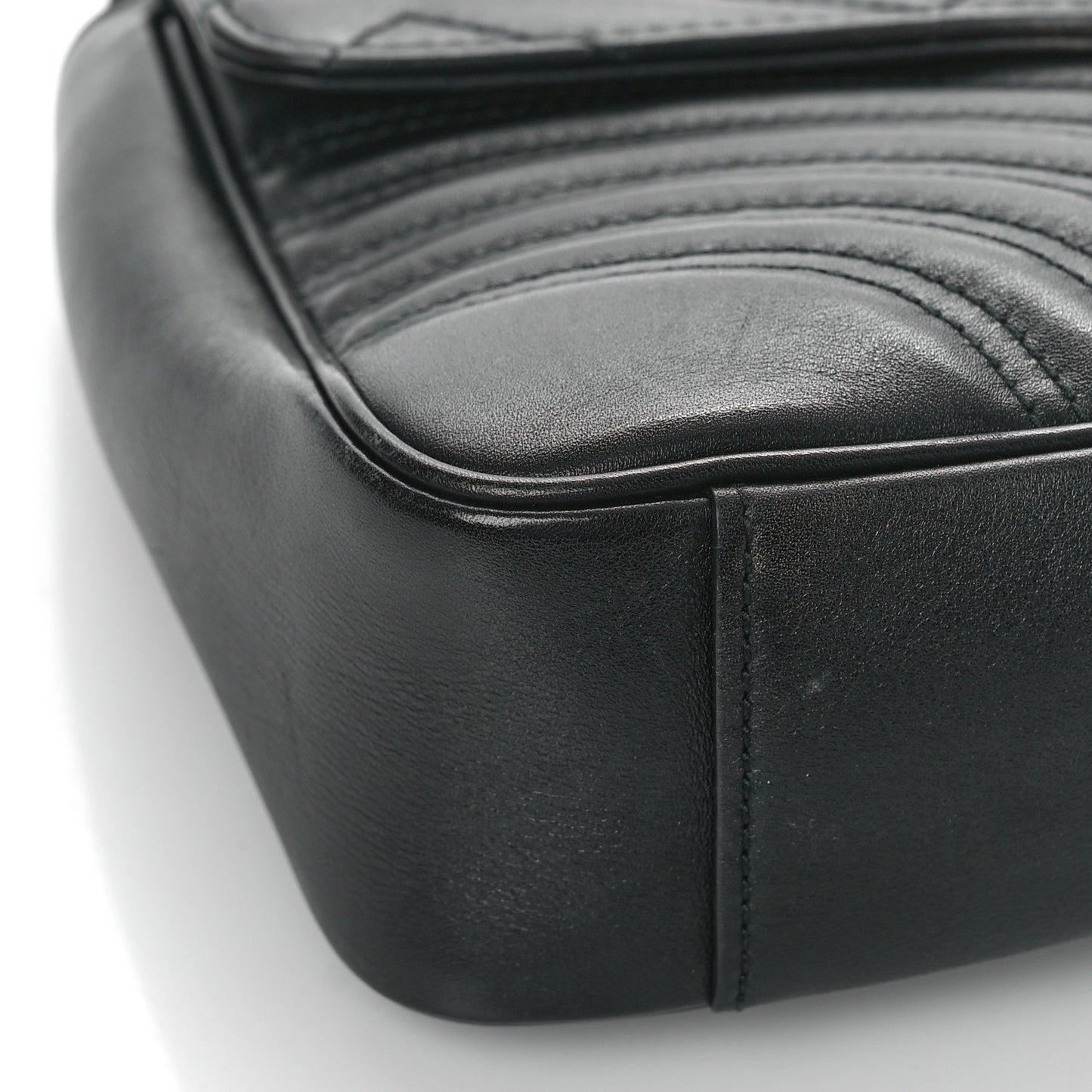 Calfskin Matelasse Medium GG Marmont Shoulder Bag Black