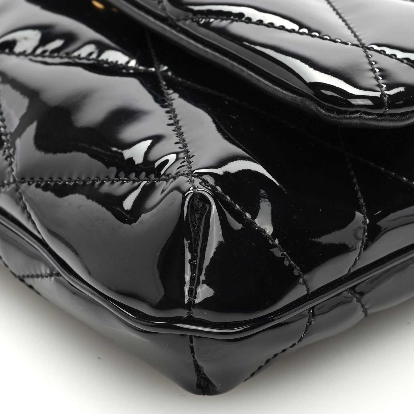 Patent Quilted Le 57 Diamond Shoulder Bag Black