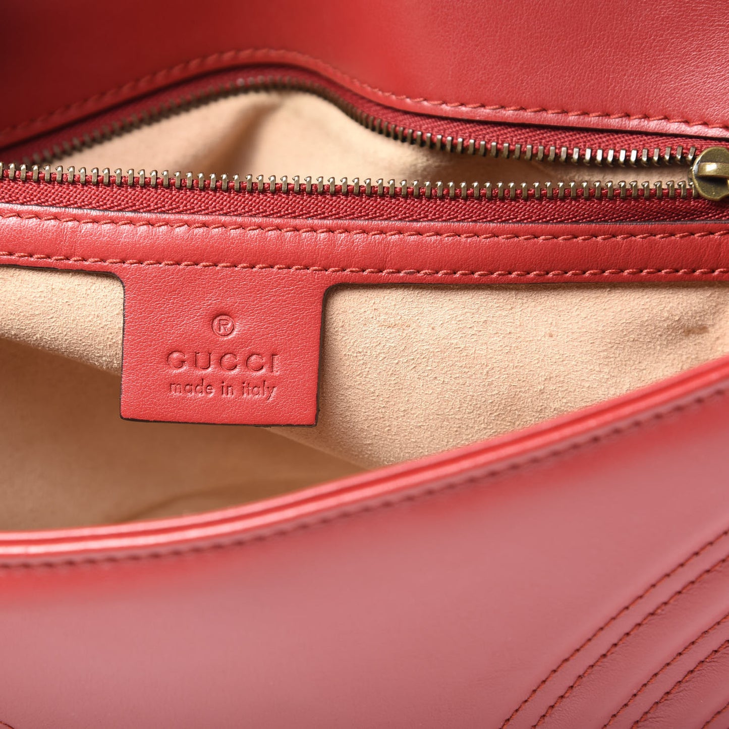 Calfskin Matelasse Small GG Marmont Shoulder Bag Hibiscus Red