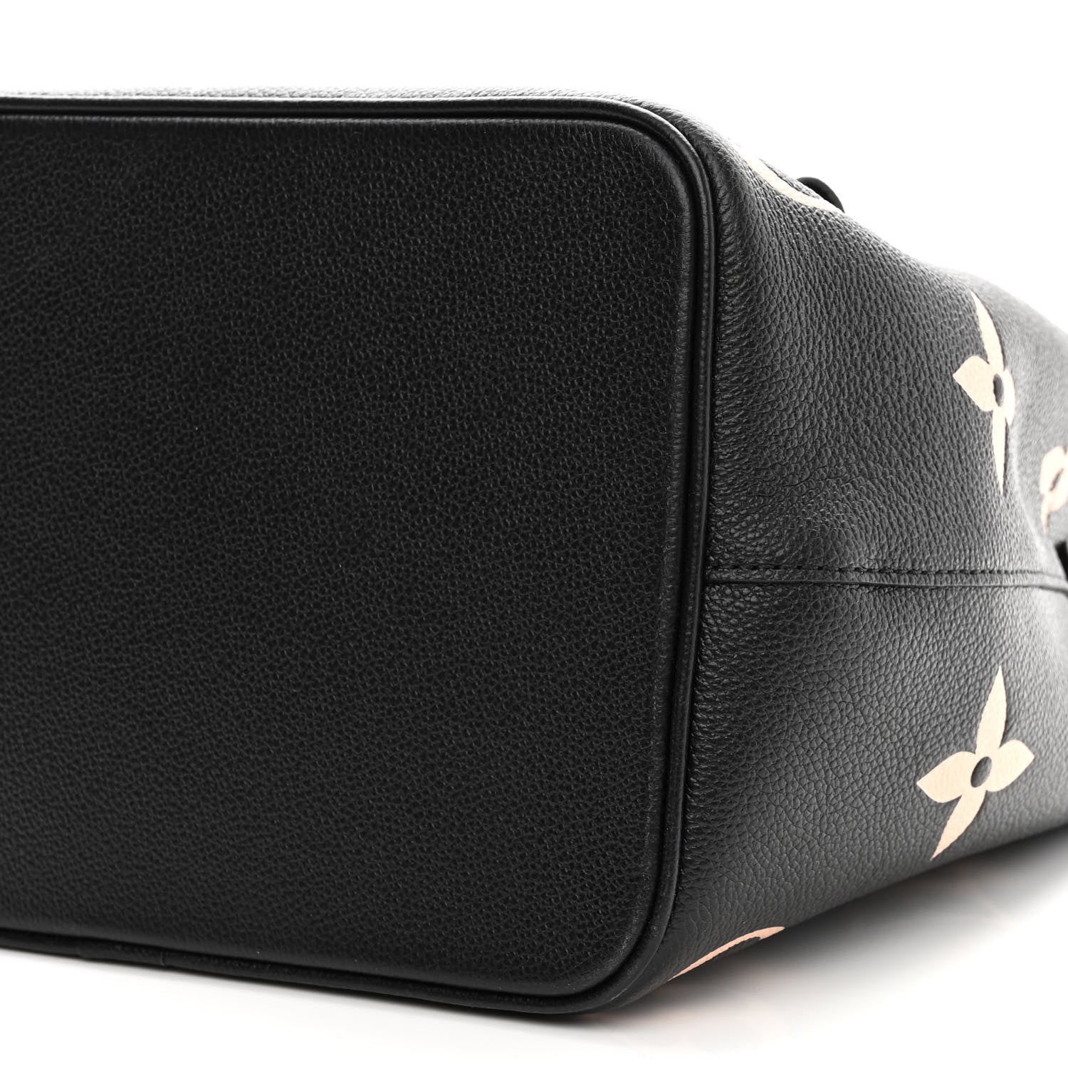 Louis Vuitton Empreinte Monogram Giant Neonoe MM Black Beige 9 of 9