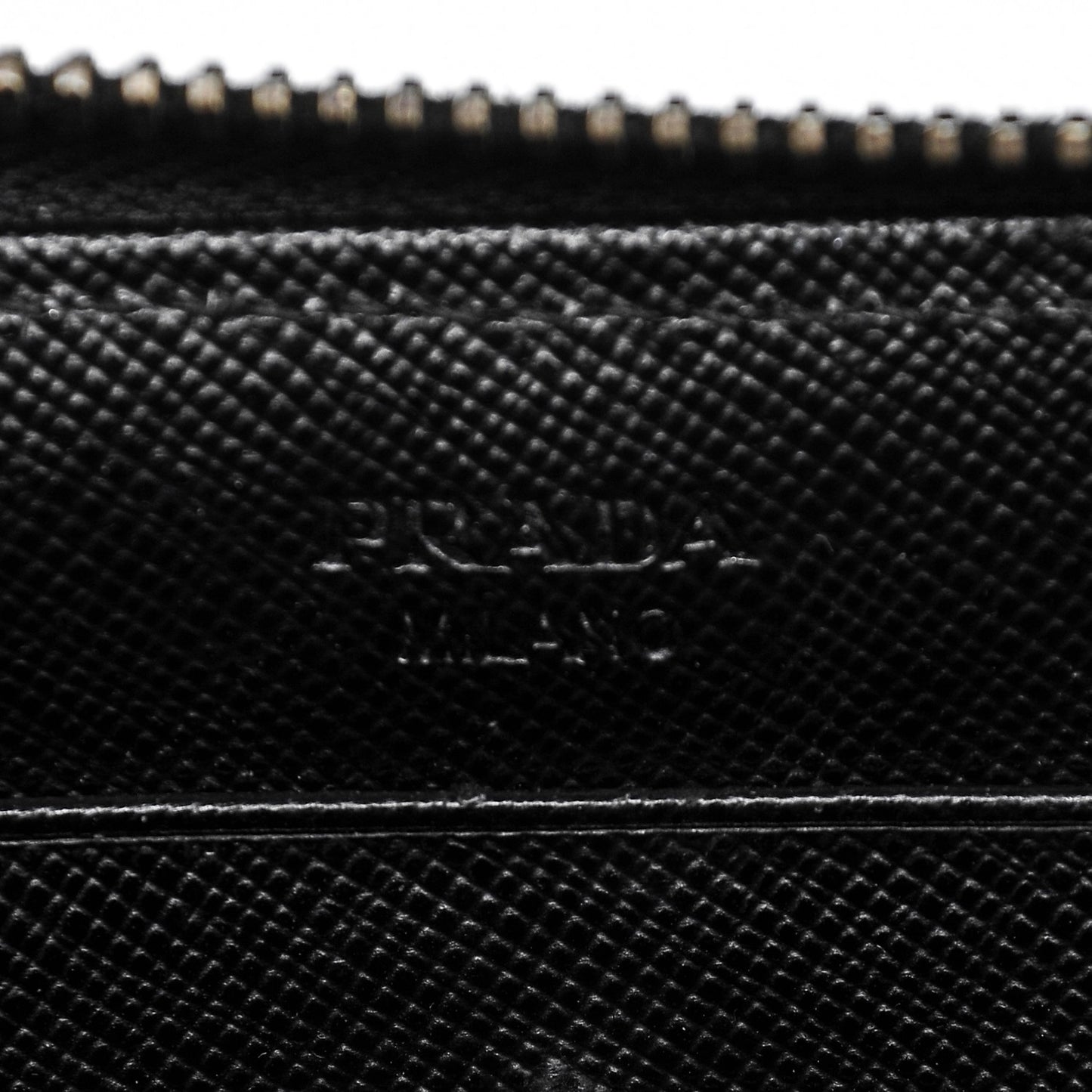 Saffiano Metal Zip Around Wallet Nero Black