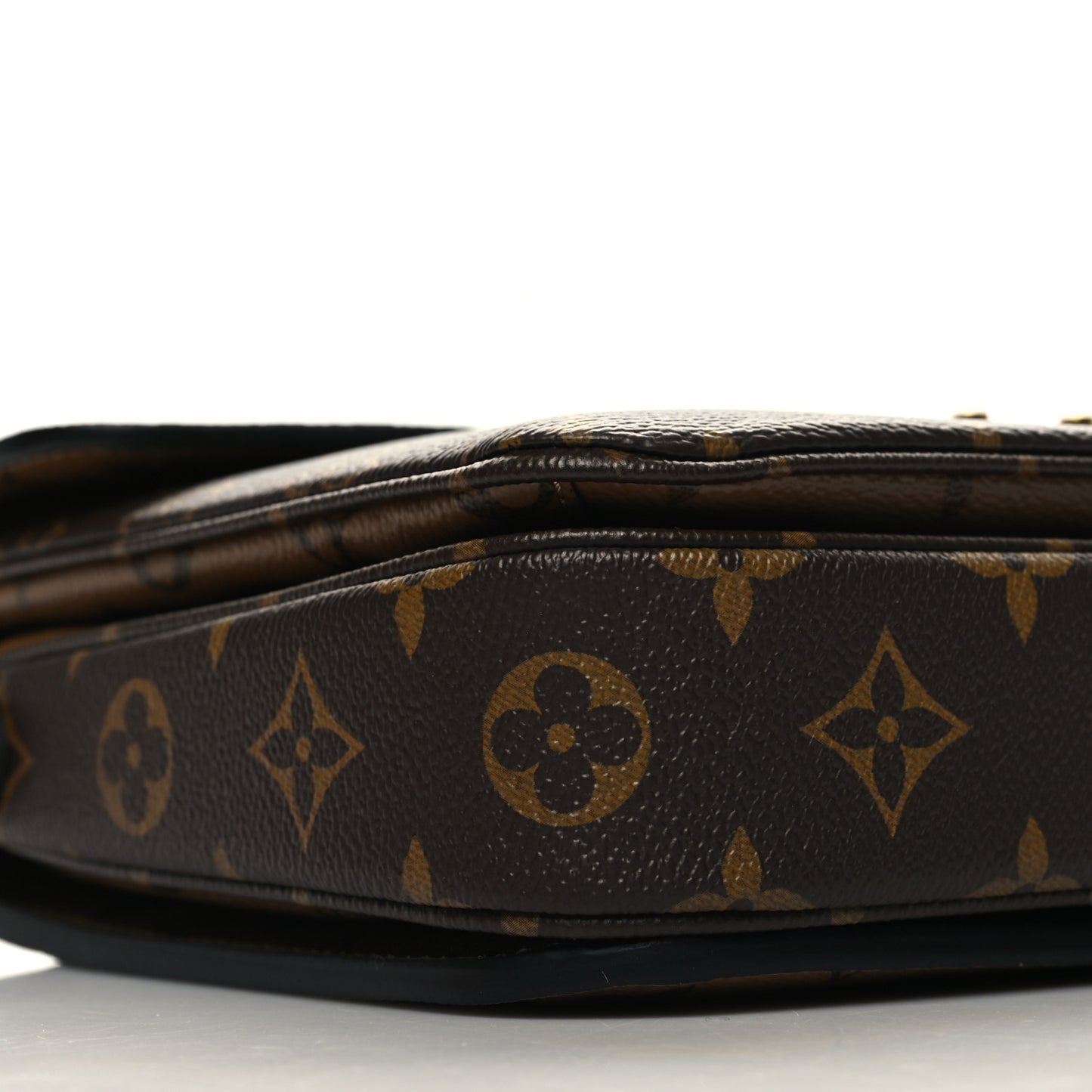 Reverse Monogram Pochette Metis