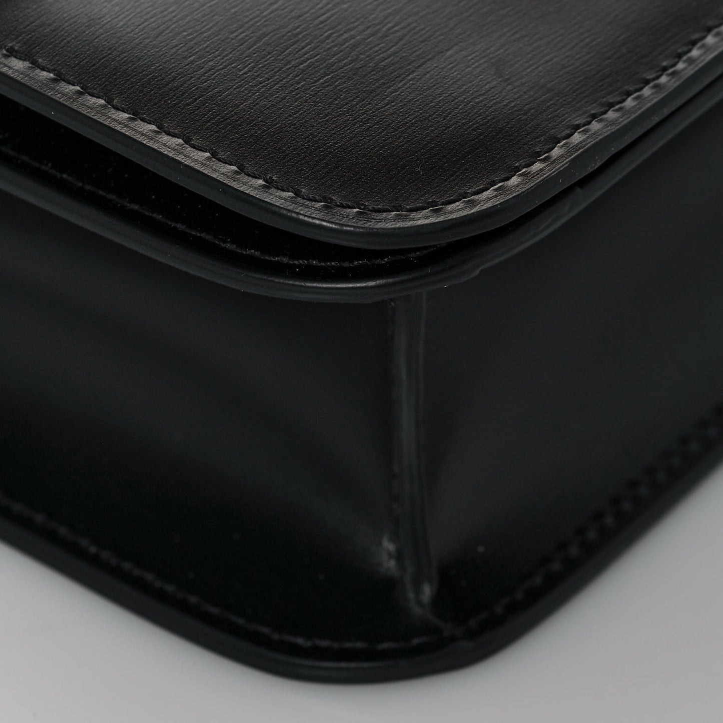 Box Calfskin Small Classic Box Flap Bag Black